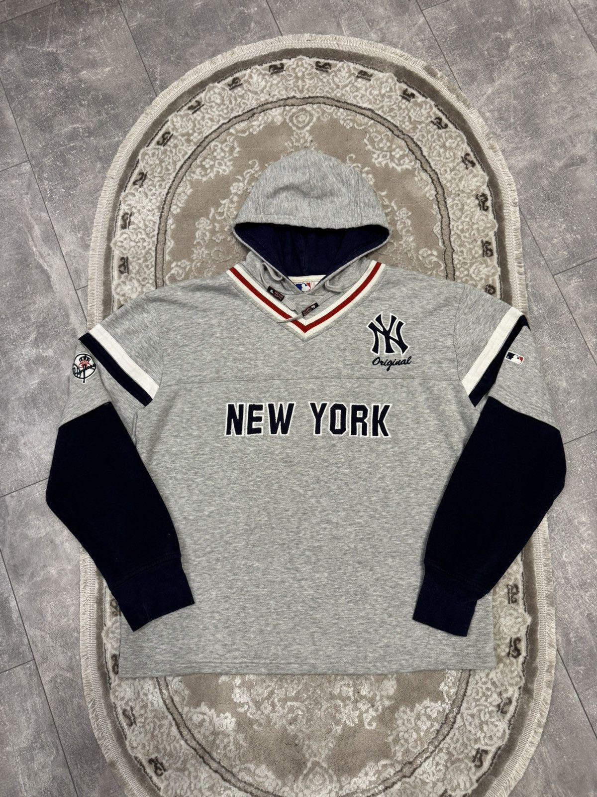 New York Yankees Majestic New York Yankees Hoodie Sweatshirt Stitched Script Size US XL / EU 56 / 4 - 1 Thumbnail