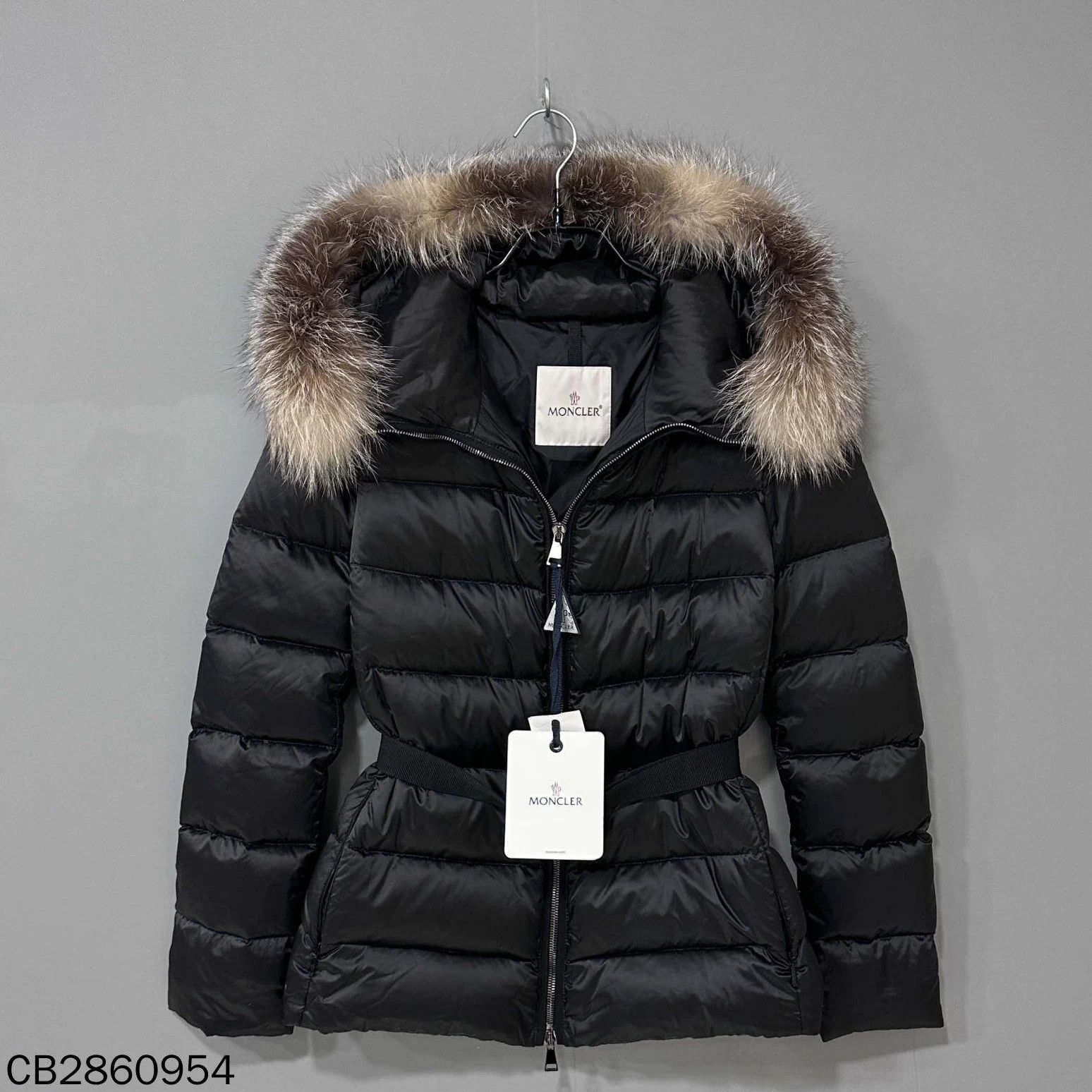 Moncler Moncler slim cinched waist fox fur collar down jacket Size XS / US 0-2 / IT 36-38 - 1 Thumbnail