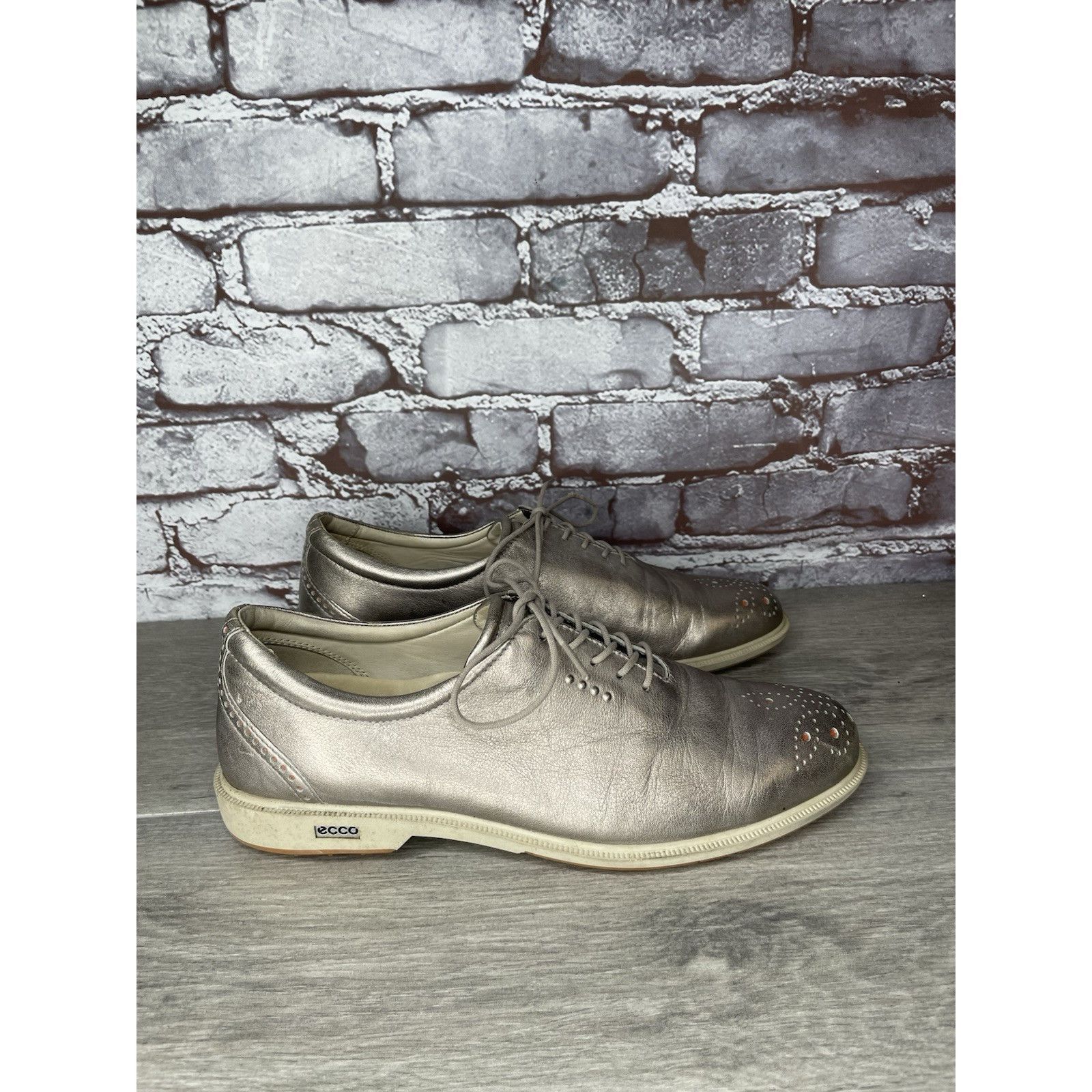 Ecco Ecco Metallic Silver Leather Wingtip Lace Up Golf Shoes Wome Size US 9.5 / IT 39.5 - 17 Thumbnail