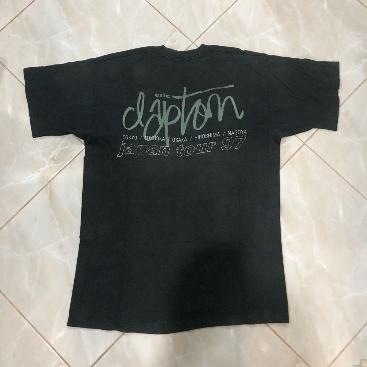 Vintage Vintage Eric Clapton Japan Tour 97 Shirt Size US M / EU 48-50 / 2 - 5 Thumbnail