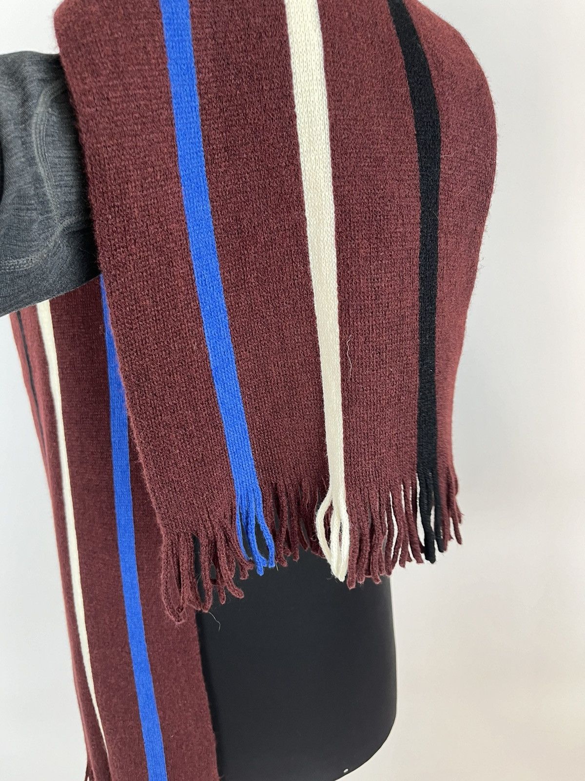 Designer × JW Anderson × Uniqlo Uniqlo JW Anderson Maroon Striped Scarf Heattech Wool (0353) Size ONE SIZE - 2 Thumbnail