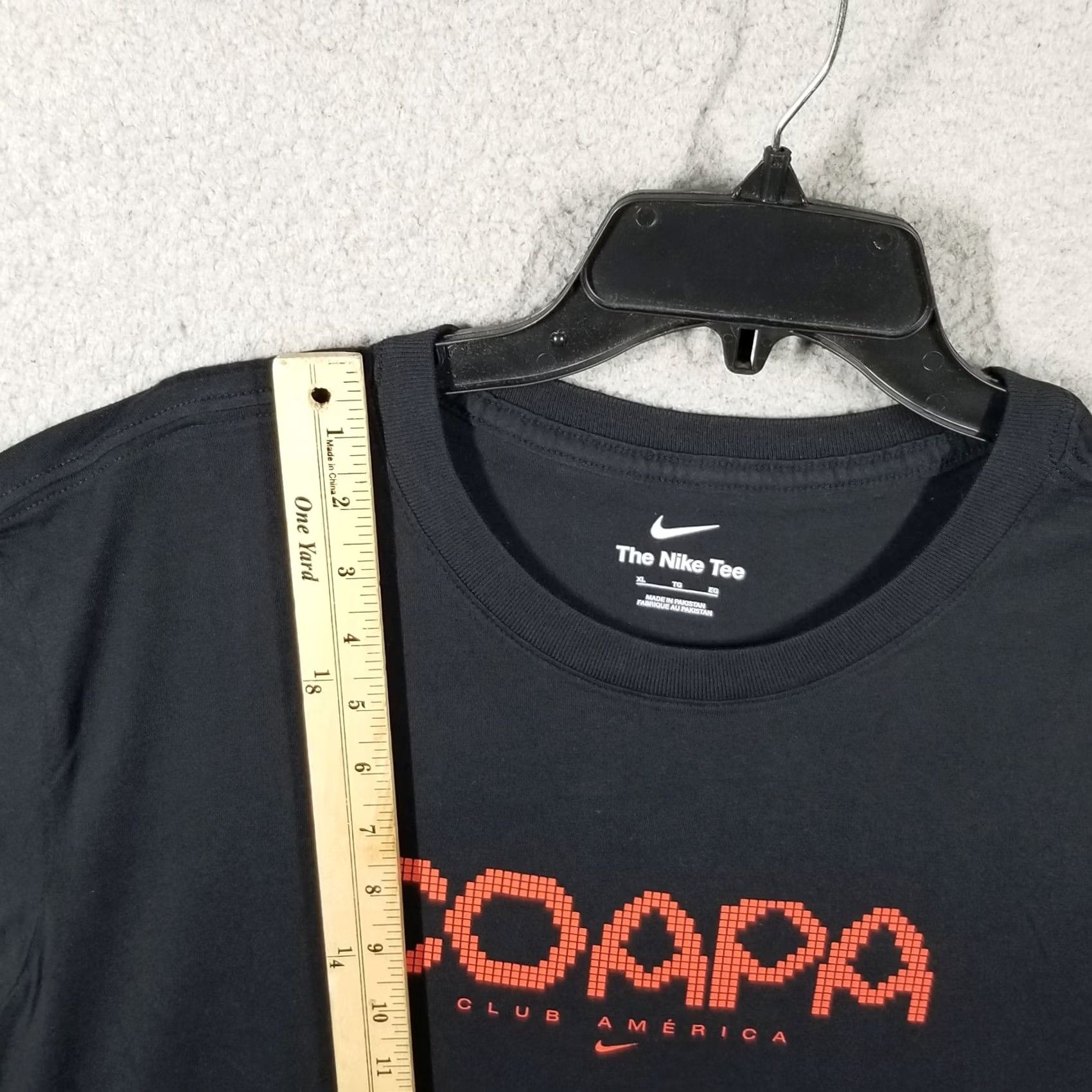 Nike Nike CA Shirt T-Shirt Men XL Black Crew Neck Short Sleeve The Nike Tee Football Soccer Activewear Geometric Pattern Vintage No Size US XL / EU 56 / 4 - 4 Thumbnail