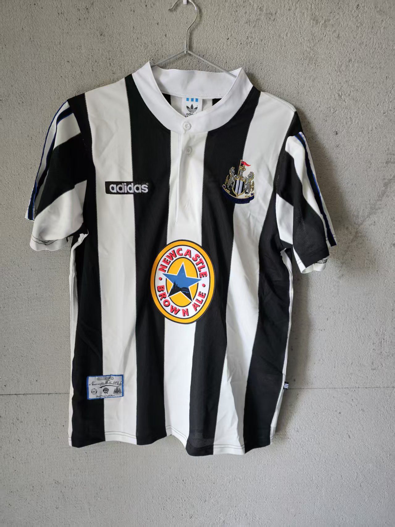 Other 1995-97 Newcastle Jersey Size US L / EU 52-54 / 3 - 1 Thumbnail