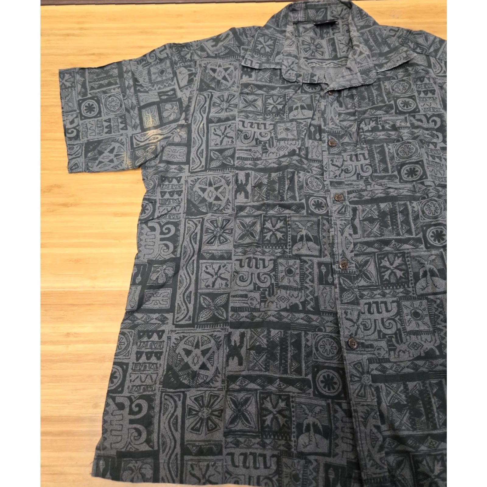 ALOHAS Kai-Veikau Fiji Shirt Mens XL Gray Hawaiian Aloha Tribal Tapa Print Button Up Size US XL / EU 56 / 4 - 4 Thumbnail