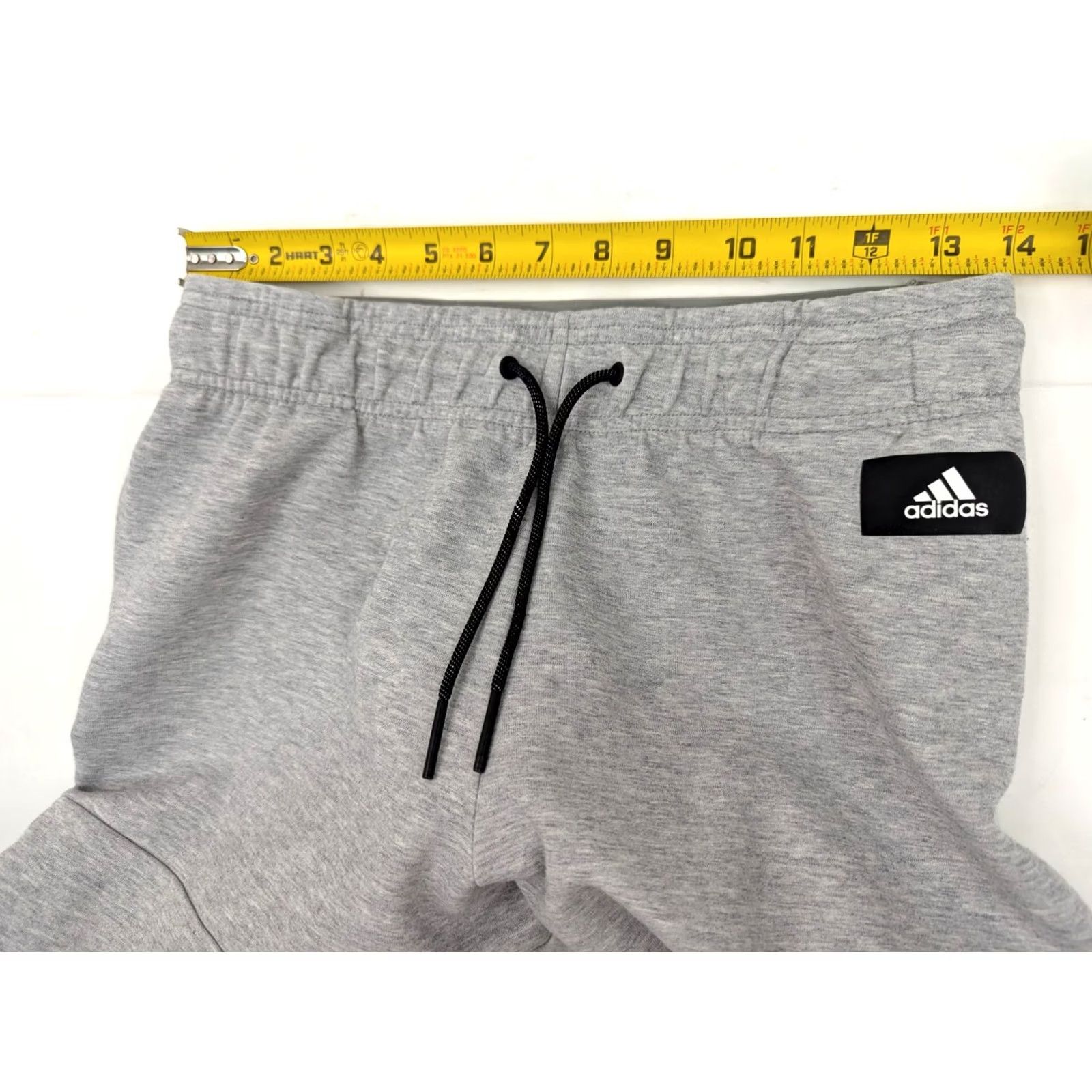Adidas Adidas Multisport Cropped Sweat Pants Women XS Regular 28in Gray Three Stripe Heather Gray Sport Athleisure Modern Casual Pants Women XS Streetwear Size 40" / US 18 - 6 Thumbnail