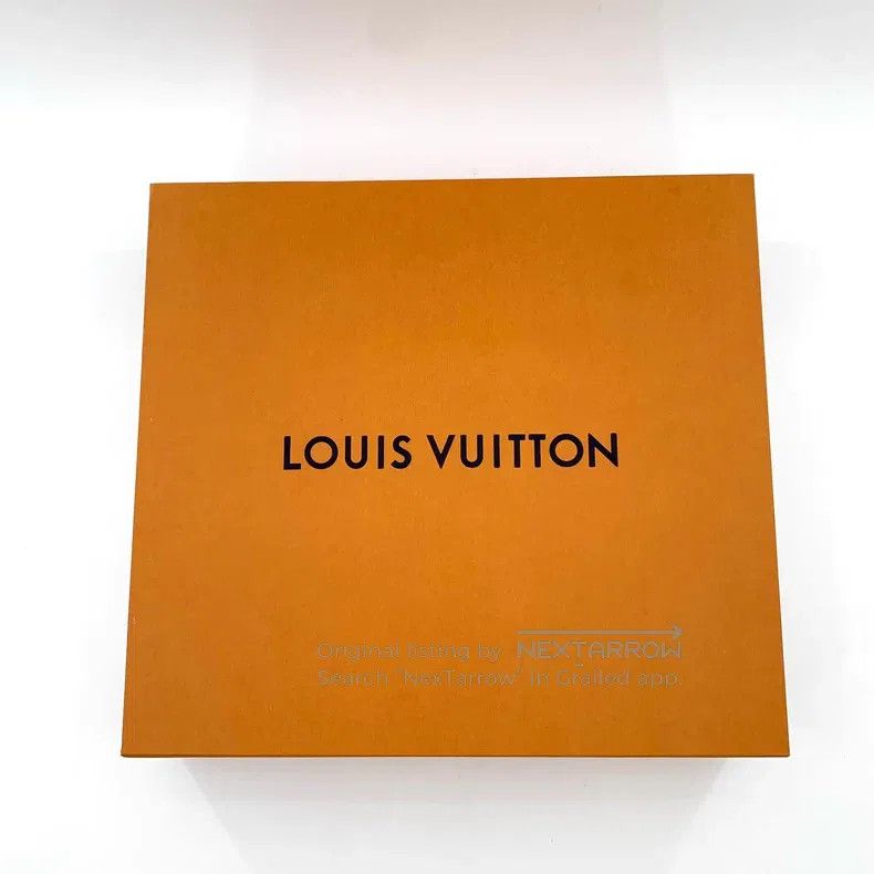 Louis Vuitton Louis Vuitton Blue-green gradient logo full print round ne Size US S / EU 44-46 / 1 - 8 Thumbnail