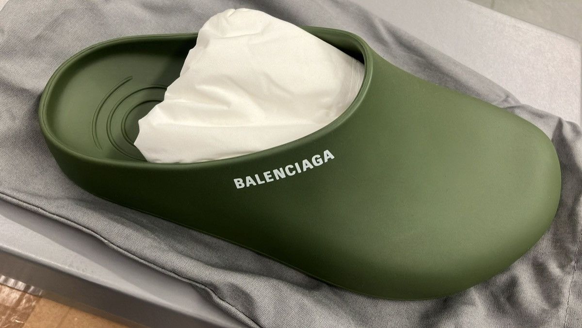Balenciaga o1in1g0425 Mule Slide in Dark Green Size US 11 / EU 44 - 3 Thumbnail