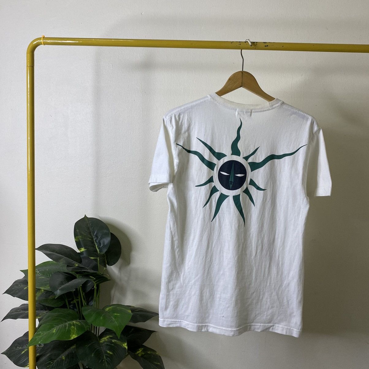 Vintage 1990s TARO OKAMOTO Tower of The Sun Art Sculpture T Shirt Size US M / EU 48-50 / 2 - 7 Thumbnail