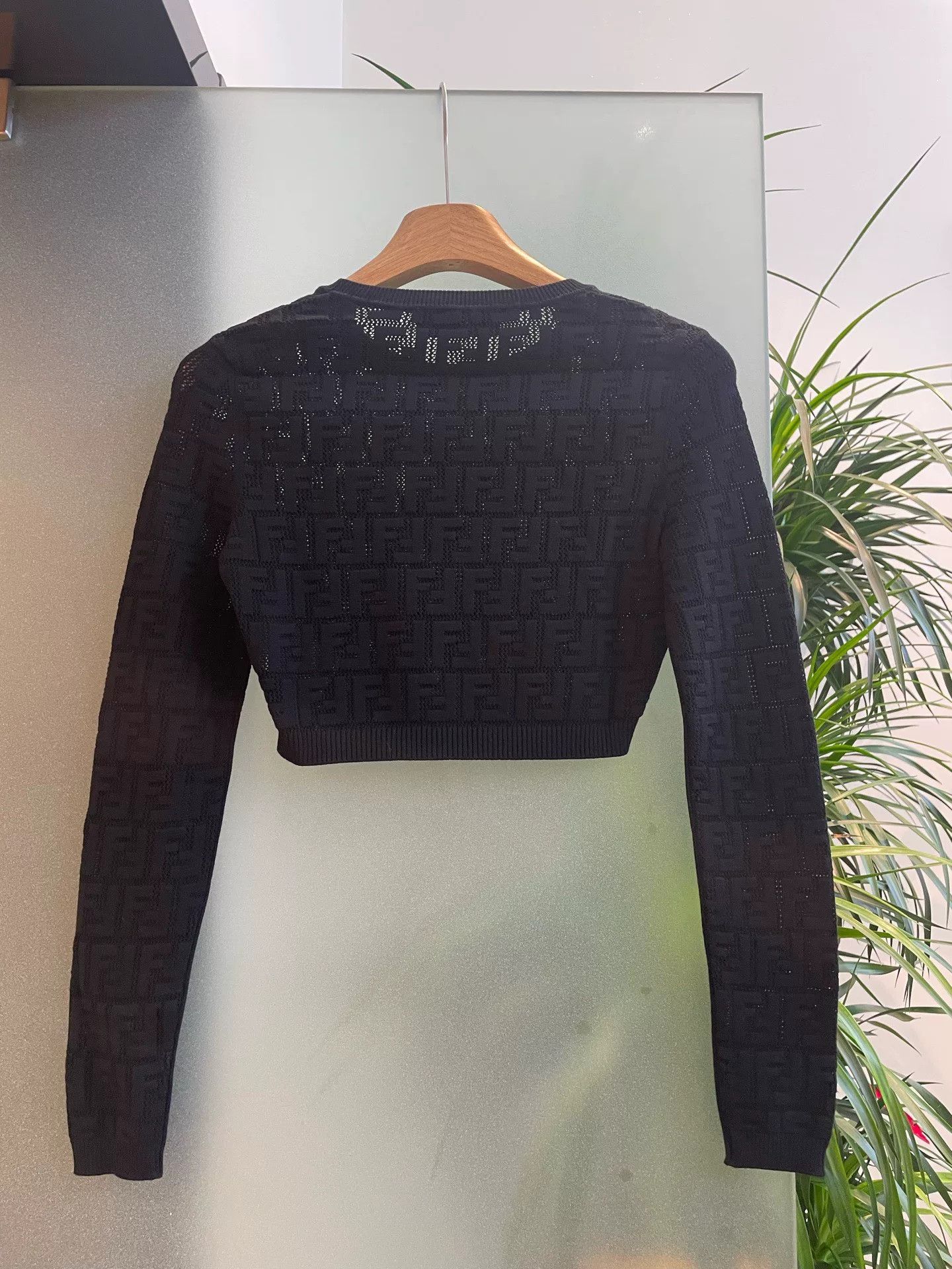 Fendi FENDI Logo Knit Short Crop Top Size US S / EU 44-46 / 1 - 1 Thumbnail