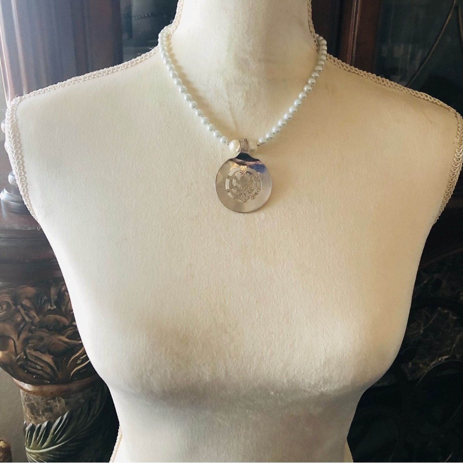 Handmade Handcrafted repurpose vintage Oneida bon bon Pearl necklace Size ONE SIZE - 7 Thumbnail