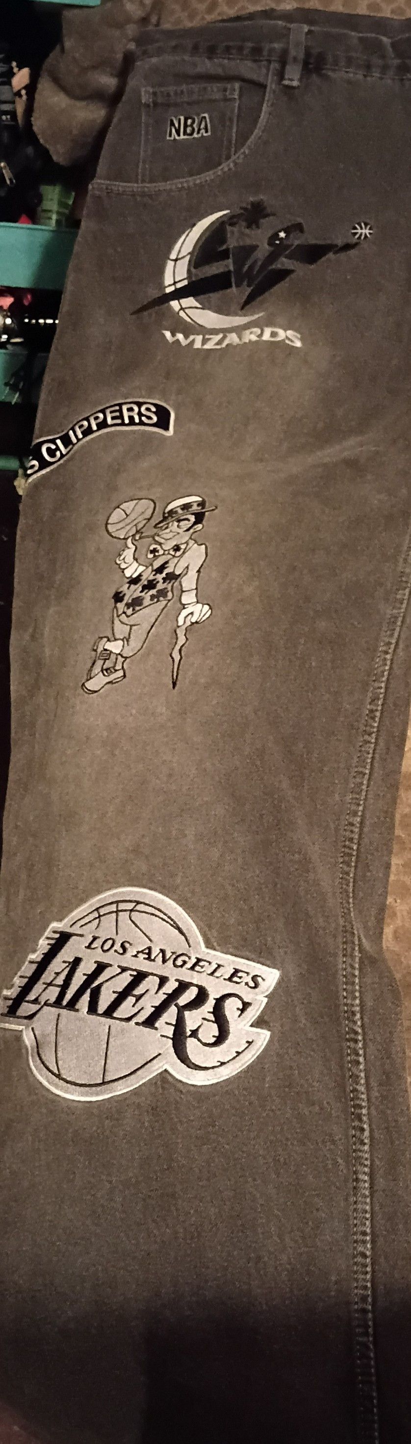 NBA Rare Vintage UNK NBA All-Over Multi-Patch Monochrome Jeans Size US 40 / EU 56 - 2 Thumbnail