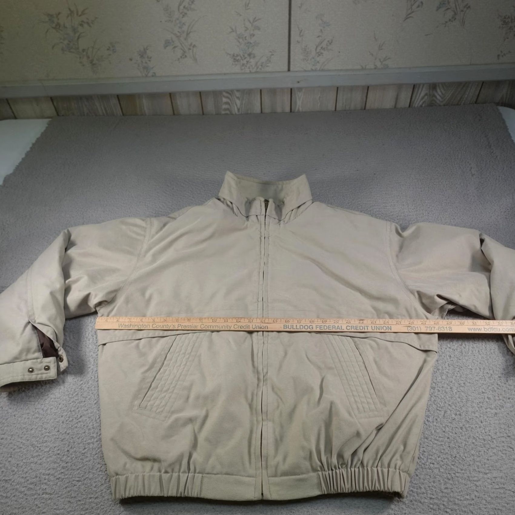 Vintage VINTAGE St. John's Bay Bomber Jacket Mens LT Beige Canvas Quilted Lined Full Zip Pockets Stand-Up Collar Wool? Size US L / EU 52-54 / 3 - 2 Thumbnail