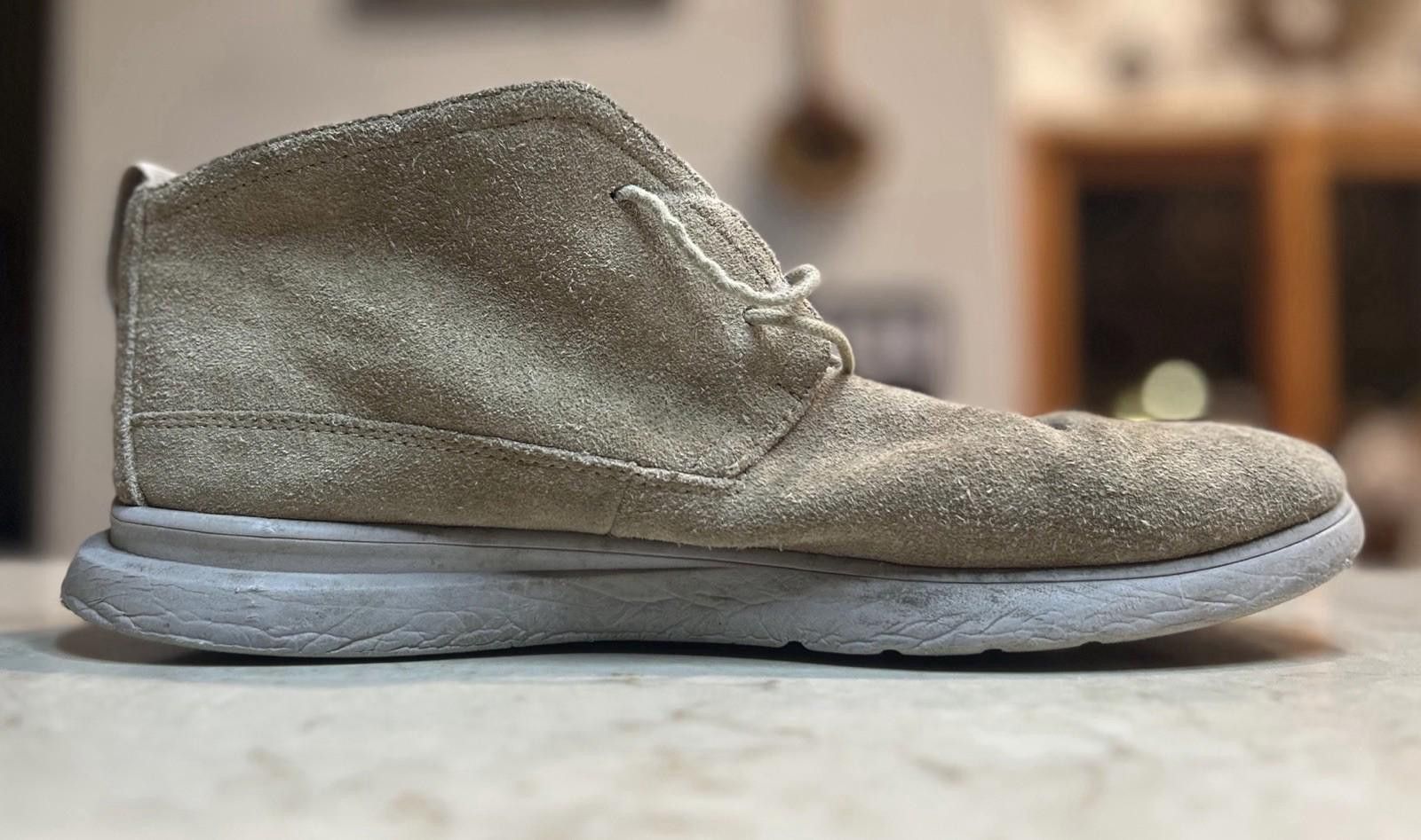 johnnie-O Johnnie-O Suede Chill-Chukka Boots Men 10M Taupe Lightweight Size US 10 / EU 43 - 9 Thumbnail