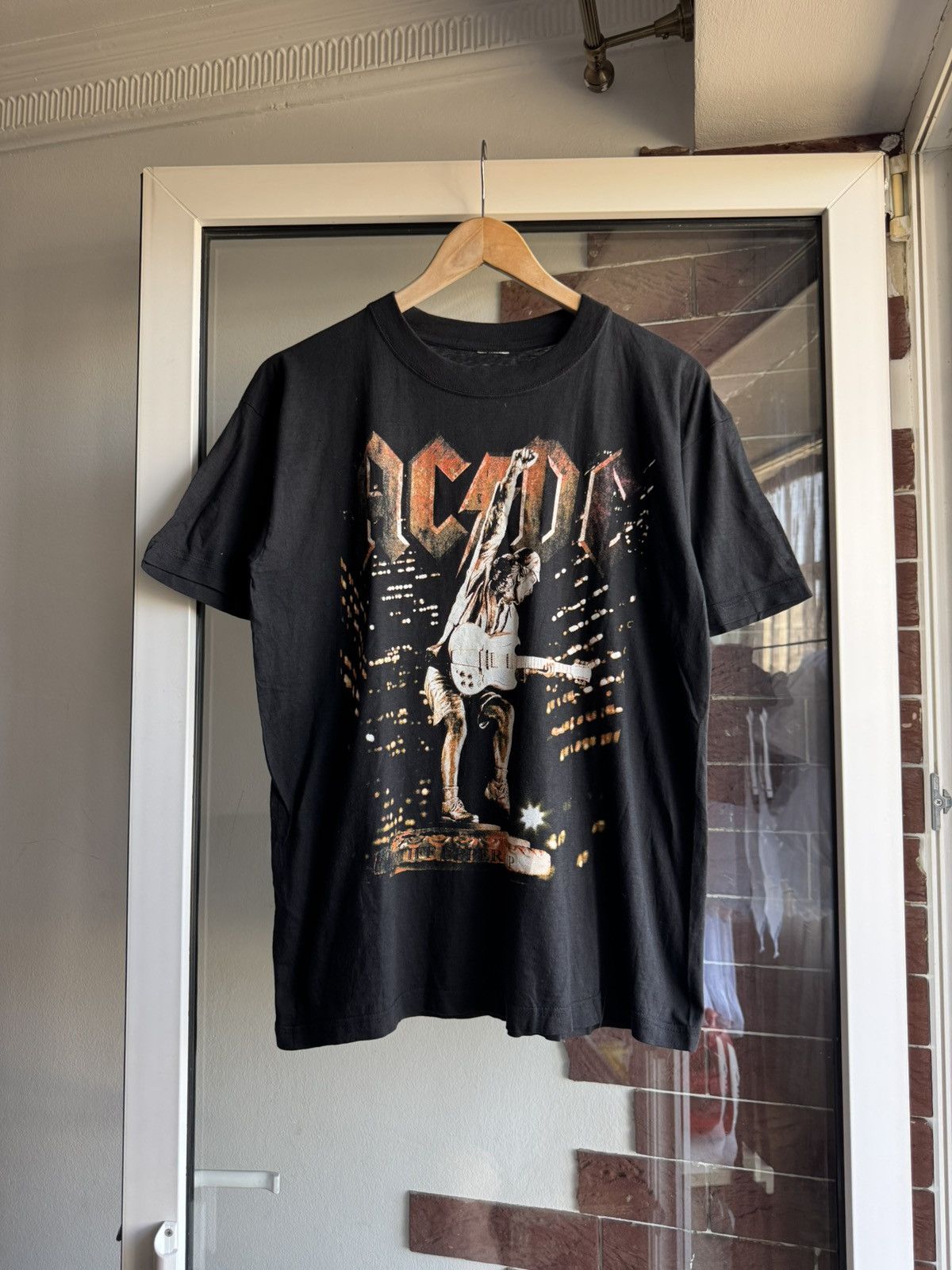 Band Tees Vintage AC/DC TOUR 00’s Tshirt Size US L / EU 52-54 / 3 - 1 Thumbnail