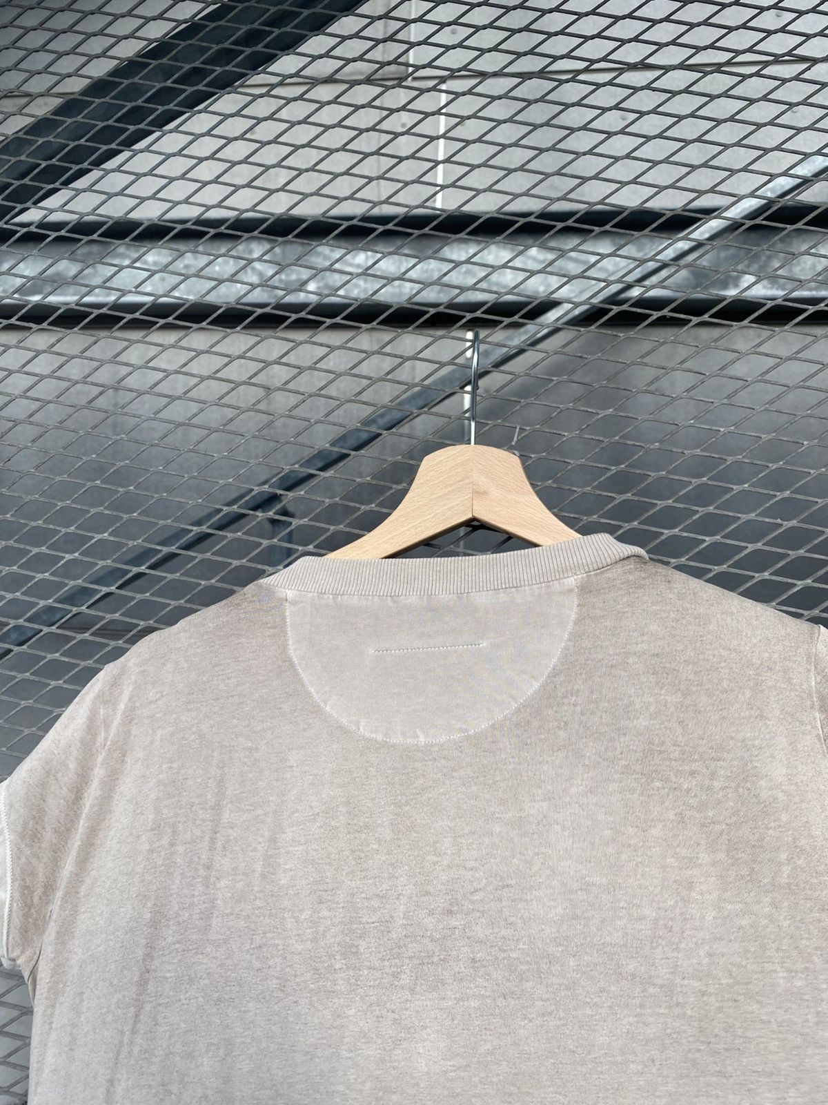 Maison Margiela Maison Margiela MM6 Washed Ash Distracted T-Shirt Size S / US 4 / IT 40 - 11 Thumbnail