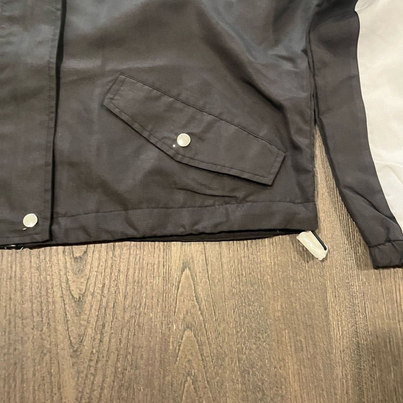 Guess NWOT Guess Black White Cropped Windbreaker Raincoat Size M / US 6-8 / IT 42-44 - 4 Thumbnail