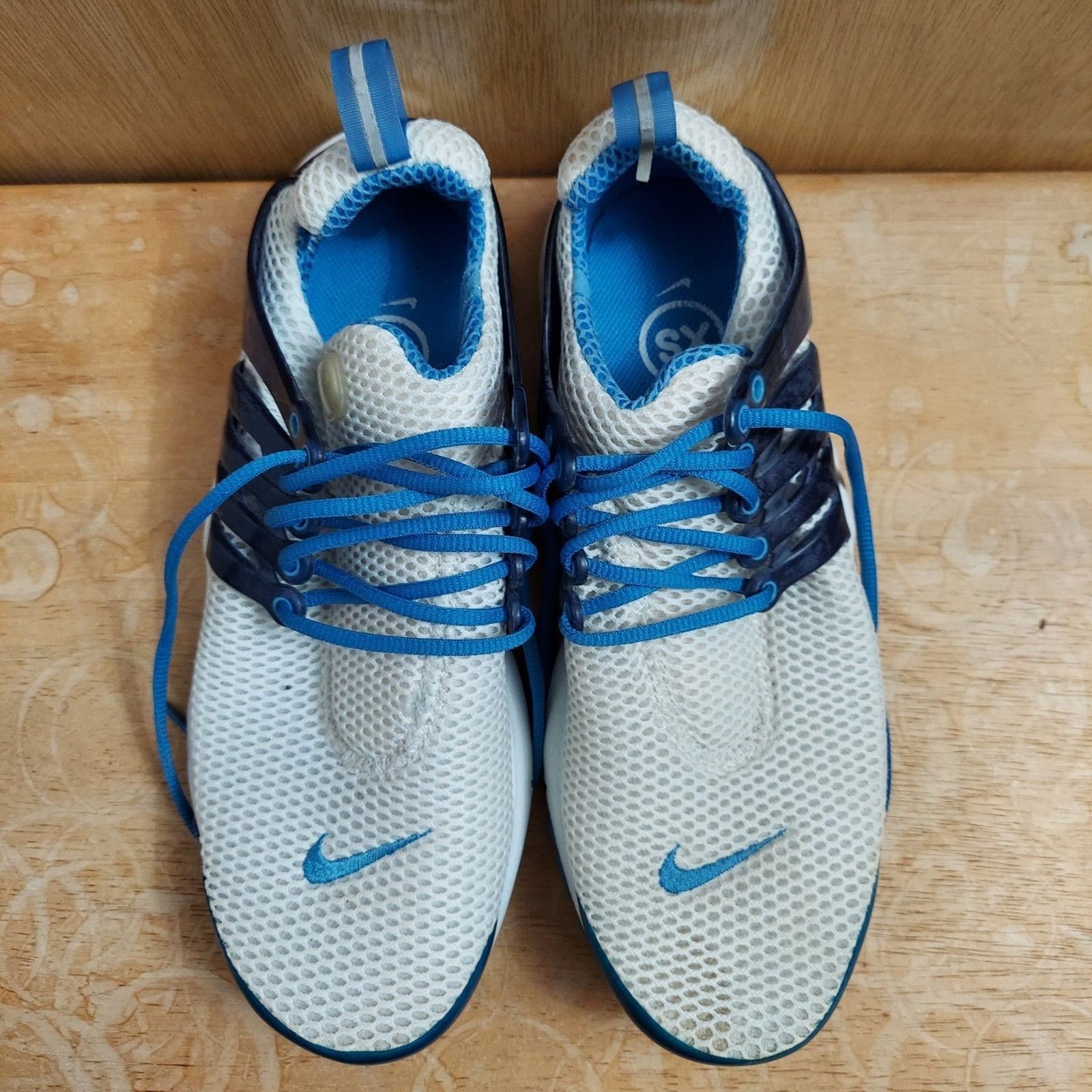 Nike Nike Air Presto Men's US XS White Blue Sneakers EUC Size US 8.5 / EU 41-42 - 7 Thumbnail