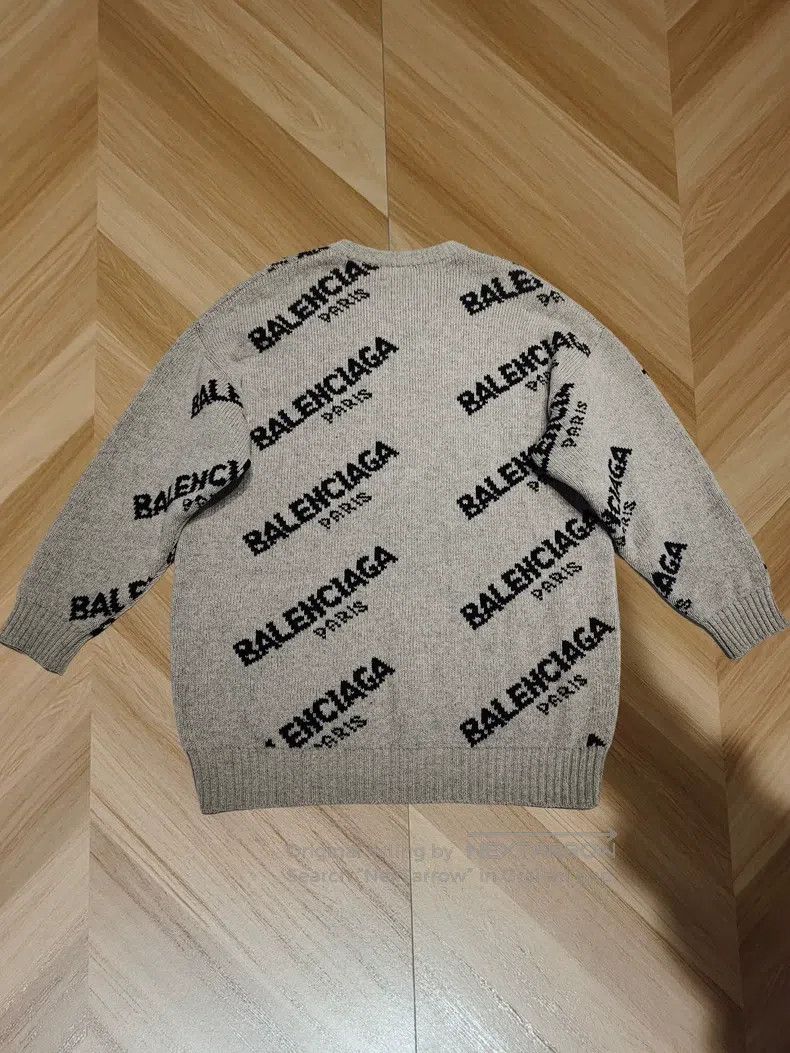 Balenciaga Balenciaga Sweater full print Size XXS / US 00 / IT 34 - 2 Thumbnail