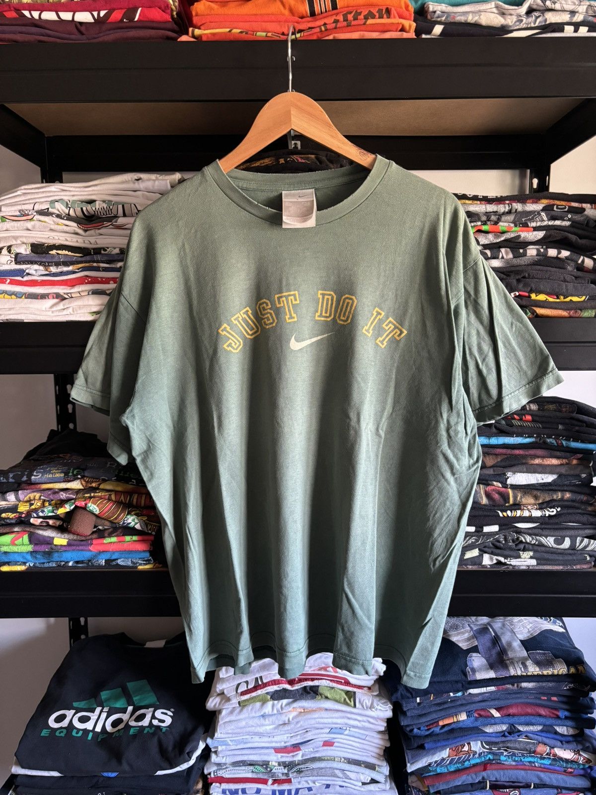 Nike × Vintage Vintage Y2K Nike Spellout Big Logo Faded T-Shirt Size US L / EU 52-54 / 3 - 1 Thumbnail