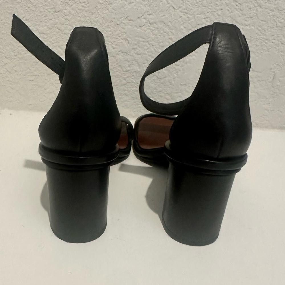 Tory Burch Tory Burch Gabrielle Ankle Strap Block Heel Sandal Black 7.5 Size US 7.5 / IT 37.5 - 6 Thumbnail