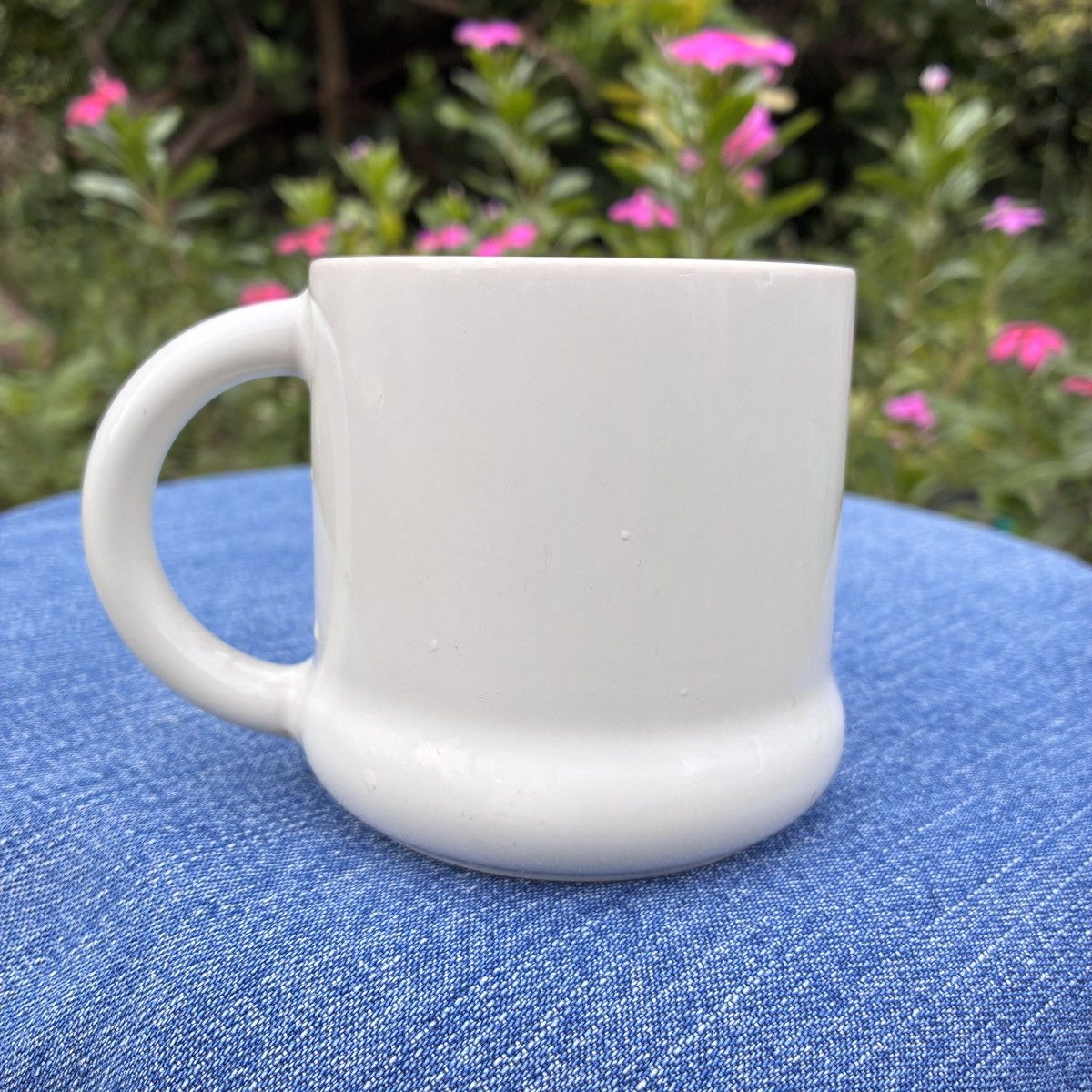 Vintage Ford Logo Ceramic Mug – White with Rounded Bulging Base Size ONE SIZE - 3 Thumbnail