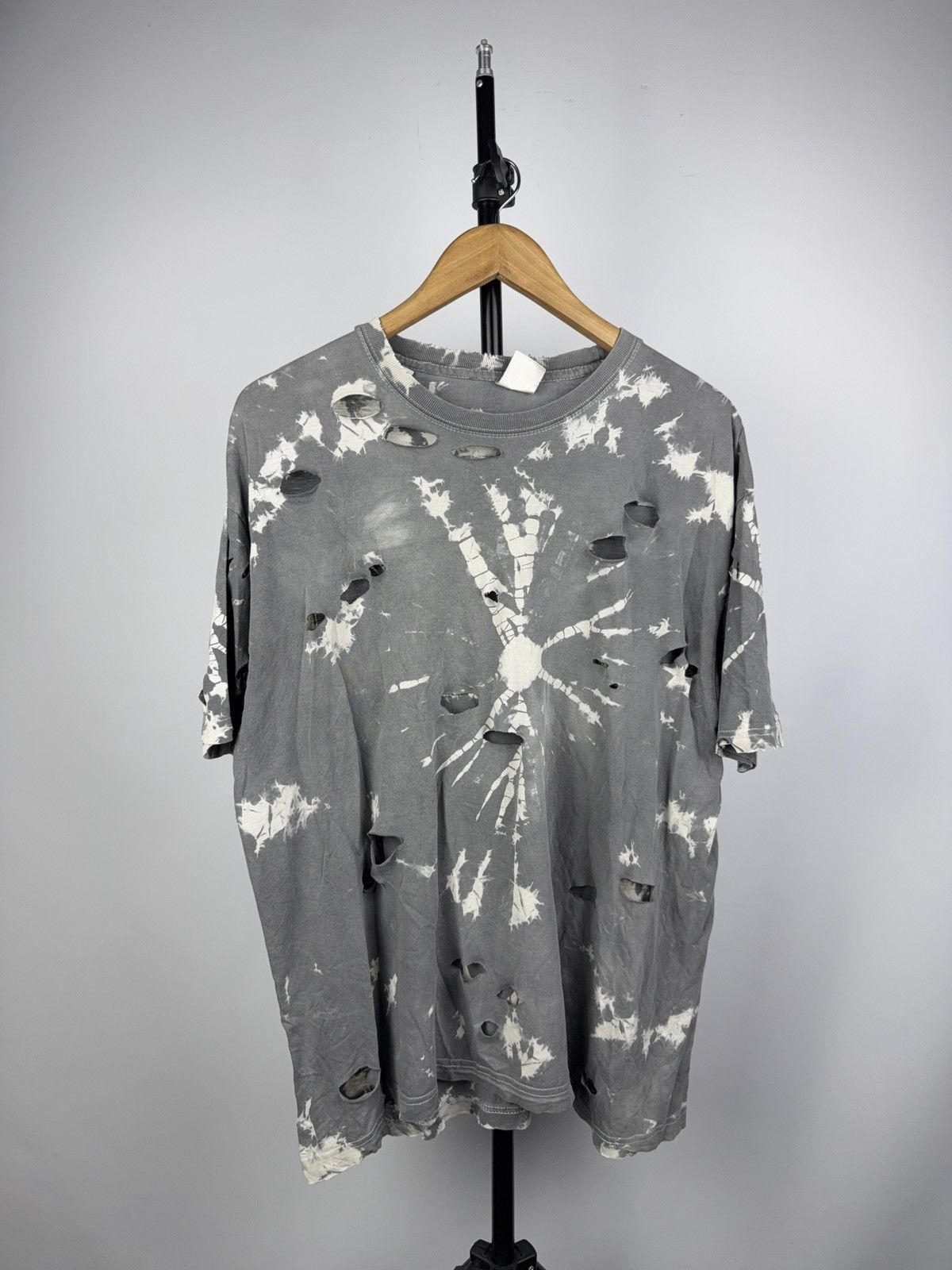 Japanese Brand Retro 90s Destroyed Bleached Tie Dye Distressed Grunge Tee Size US L / EU 52-54 / 3 - 1 Thumbnail