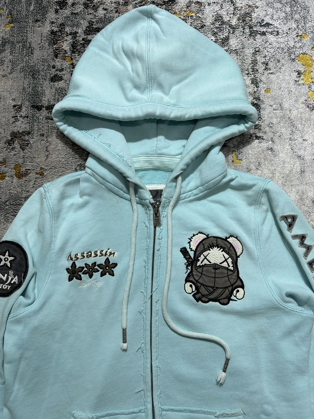 20471120 × Beauty Beast × Japanese Brand DISTRESSED EMBROIDERY AMERICAN NINJA ASSASIN ZIP HOODIE Size US M / EU 48-50 / 2 - 2 Thumbnail