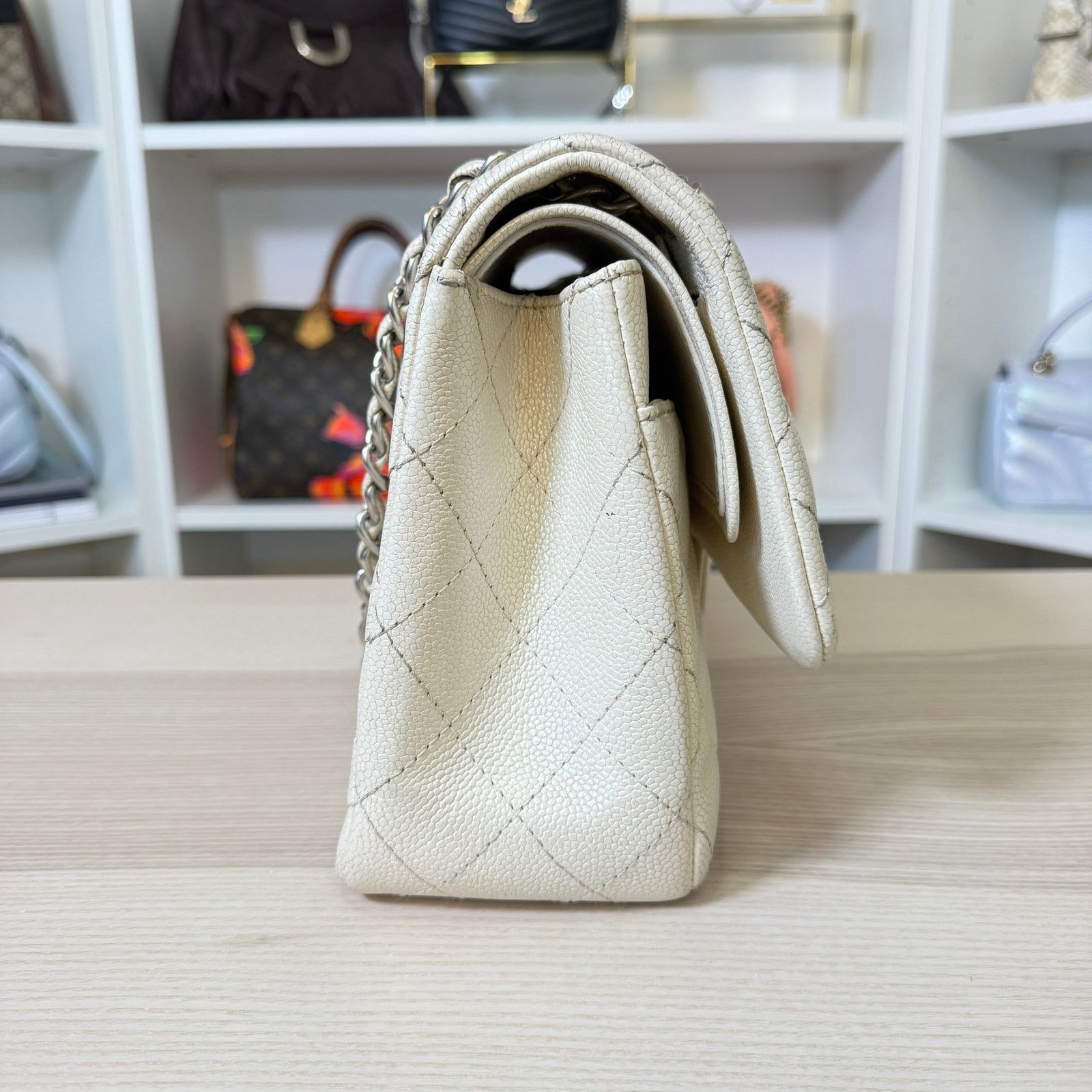 Chanel Chanel Pearly Caviar Quilted Jumbo Double Flap Dark White Size ONE SIZE - 4 Thumbnail