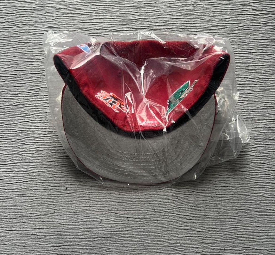 Supreme Supreme Mascot S Logo New Era Size 7 3/4 Size ONE SIZE - 3 Thumbnail