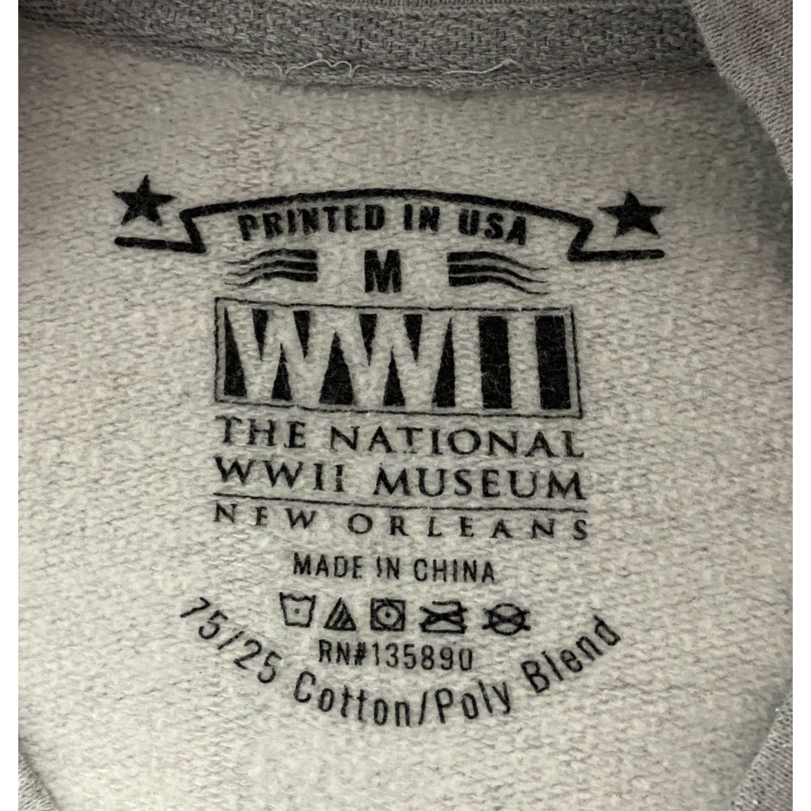 Vintage Pullover Unbranded Sweatshirt Shirt Gray Size M USA Graphic Print The National WWII Museum Pullover Gray M Unisex Adults Size US M / EU 48-50 / 2 - 7 Thumbnail