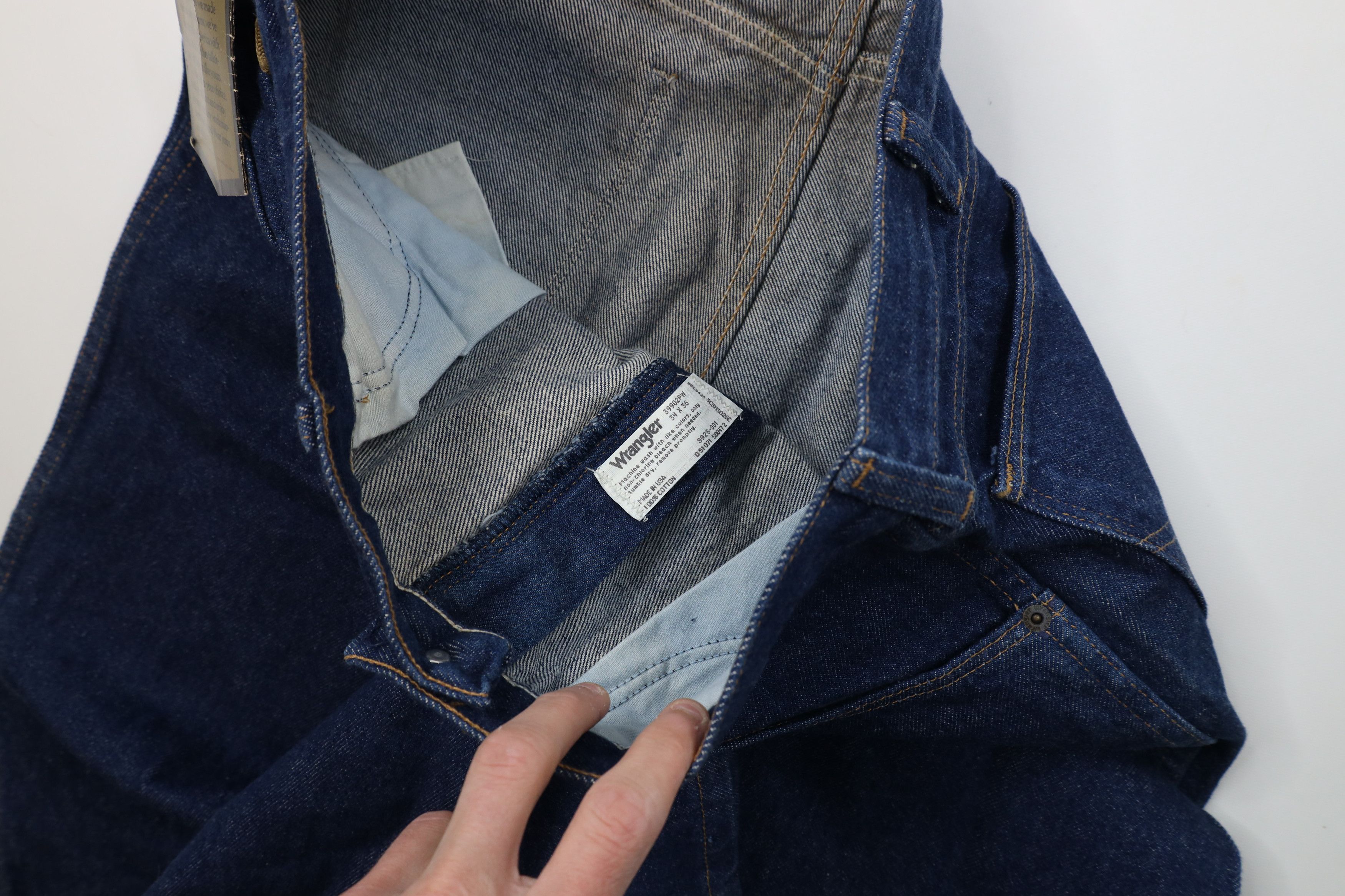 Wrangler Deadstock Vintage 90s Wrangler Denim Jeans Indigo Blue USA Size US 34 / EU 50 - 8 Thumbnail