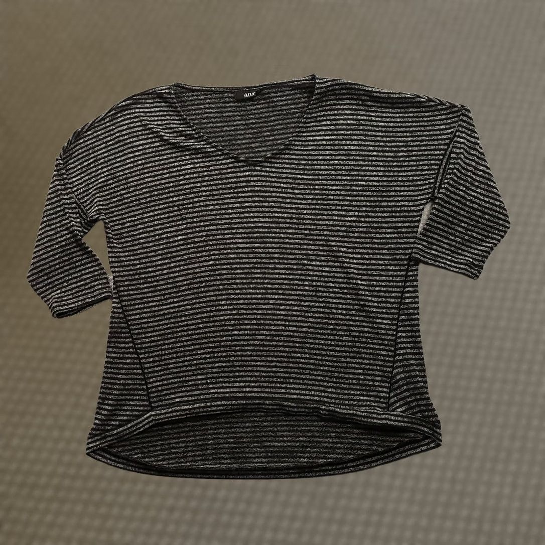 Vintage A.N.A Womens V-Neck 3/4 Sleeve Shirt Black Gray Striped Shirt L Womens Size L / US 10 / IT 46 - 1 Thumbnail