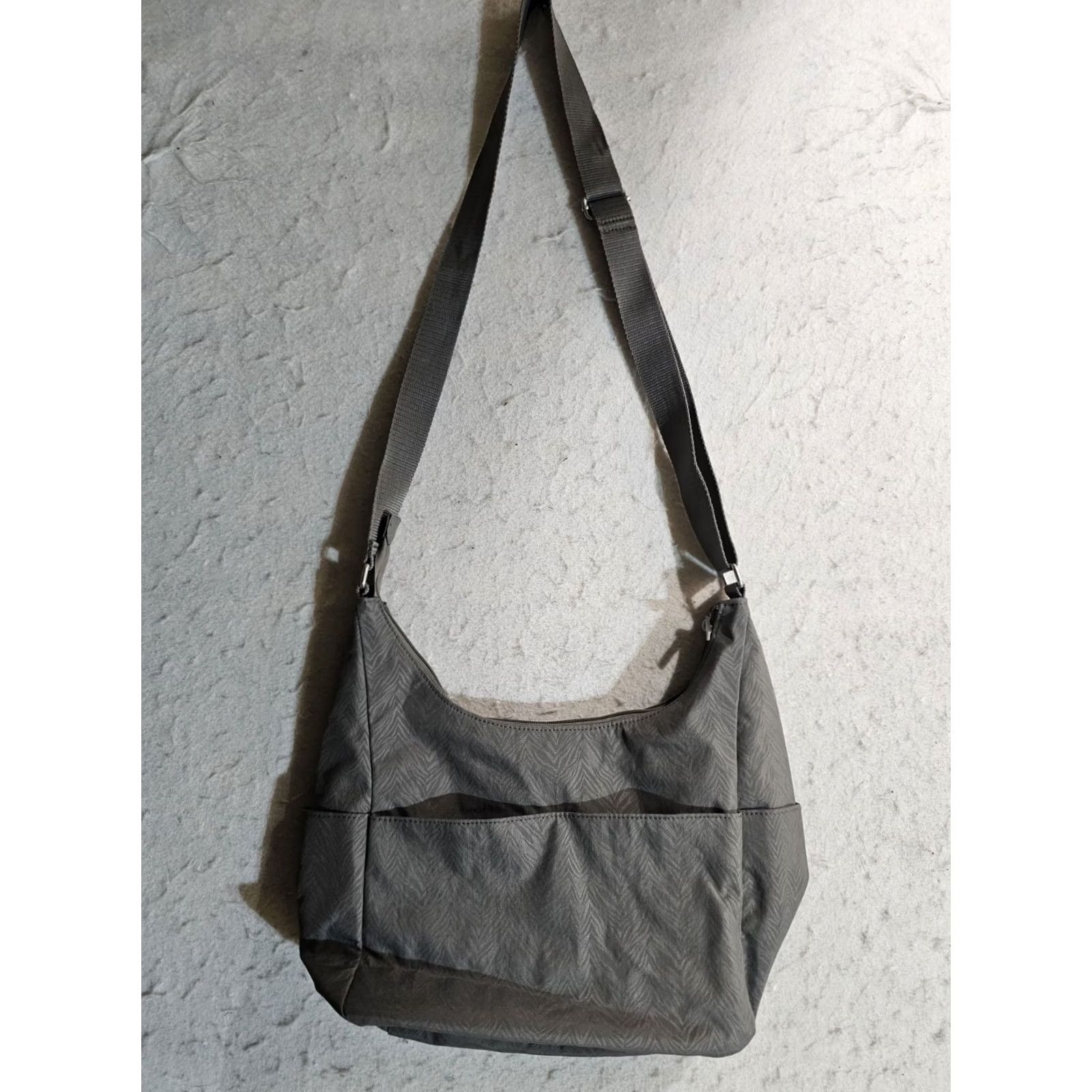 Vintage Baggallini Crossbody Bag Purse Nylon Black Signature Sliver Hardware Pockets 8x10x2in Medium Womens Size ONE SIZE - 5 Thumbnail
