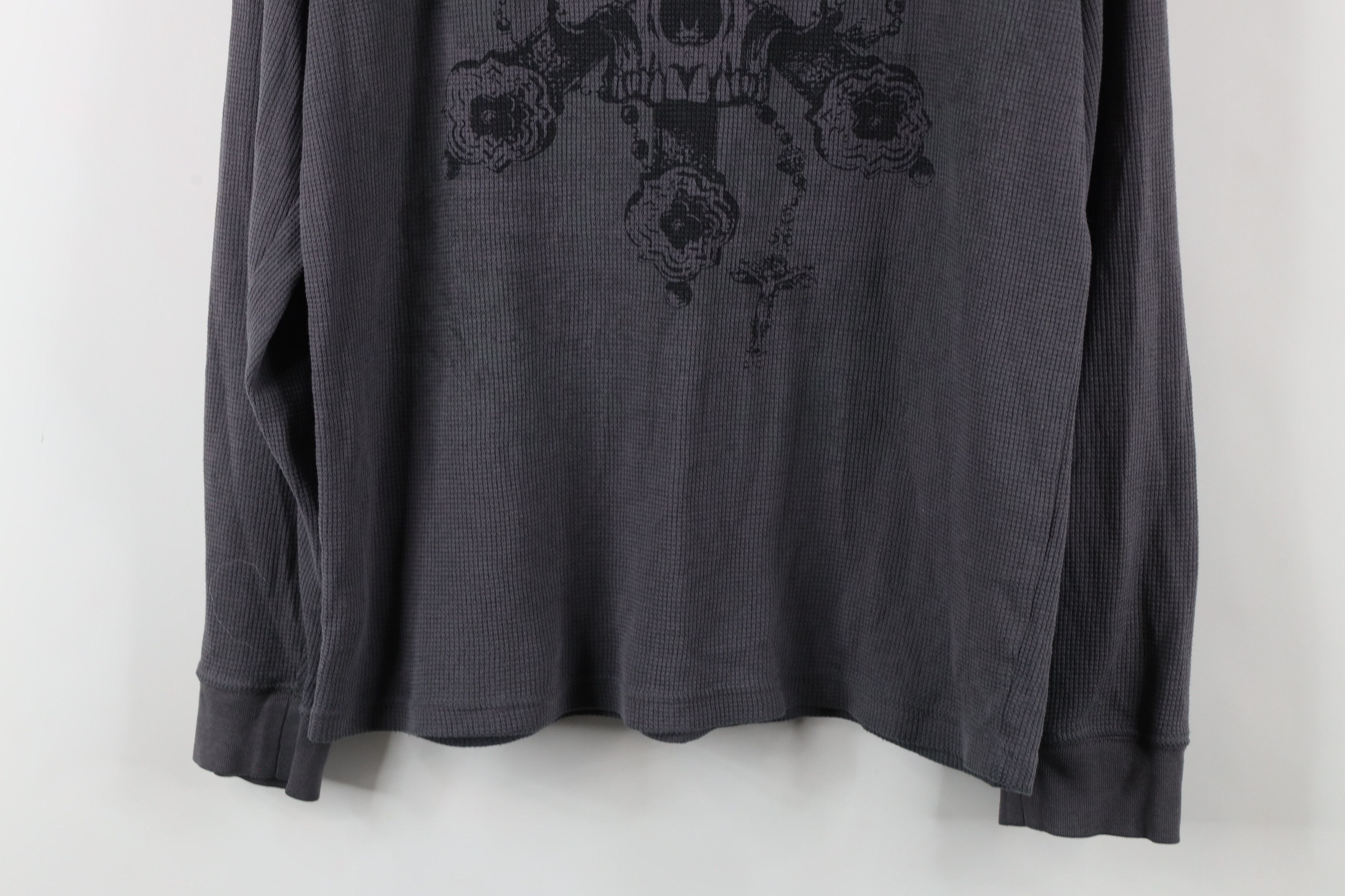 Vintage Vintage Y2K MMA Skull Cross UFC Thermal Waffle Knit T-Shirt Size US M / EU 48-50 / 2 - 3 Thumbnail