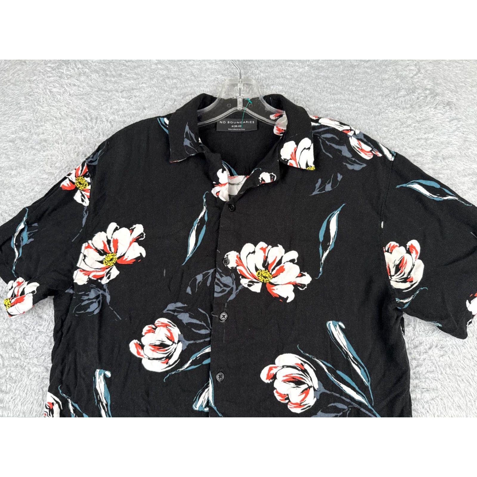 Vintage NO BOUNDARIES Button-Up Shirt Men Medium Black Pink Blue Floral Rayon Aloha Casual Size US M / EU 48-50 / 2 - 4 Thumbnail