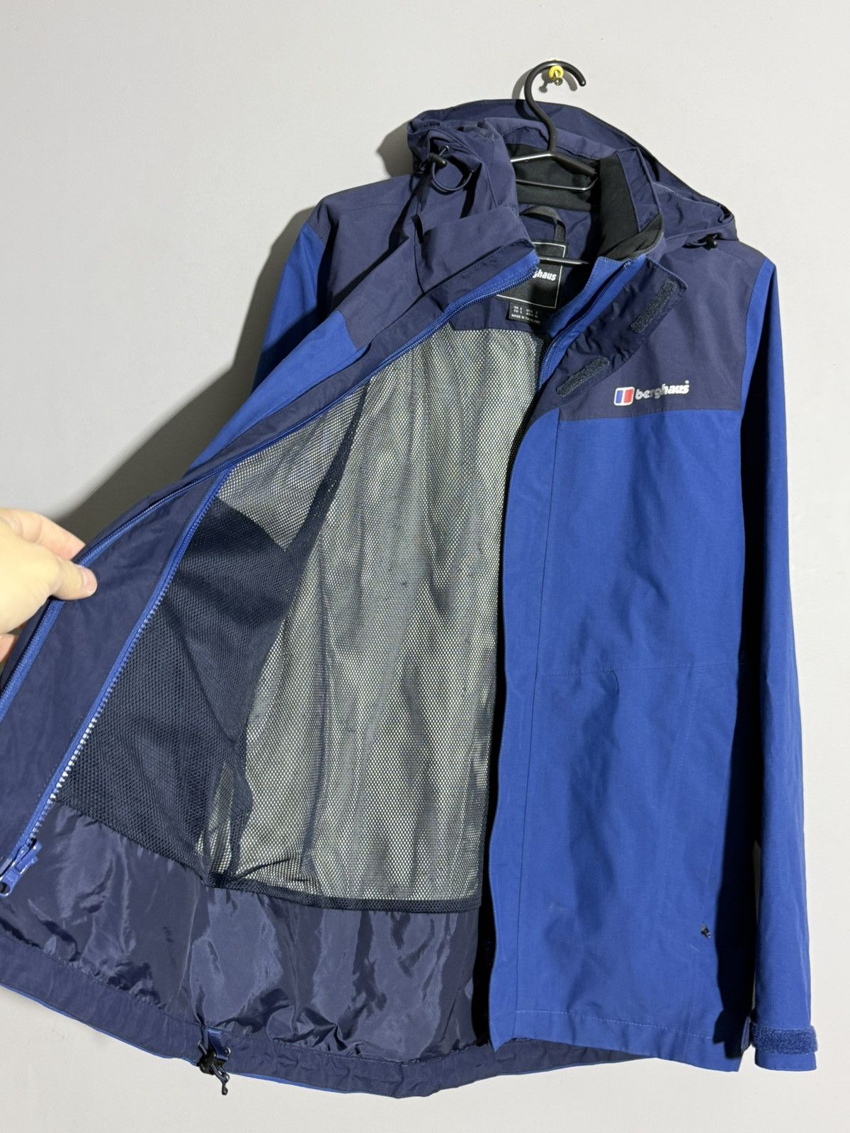 Berghaus Berghaus Gore-Tex Blue Jacket mens size S Size US S / EU 44-46 / 1 - 8 Thumbnail