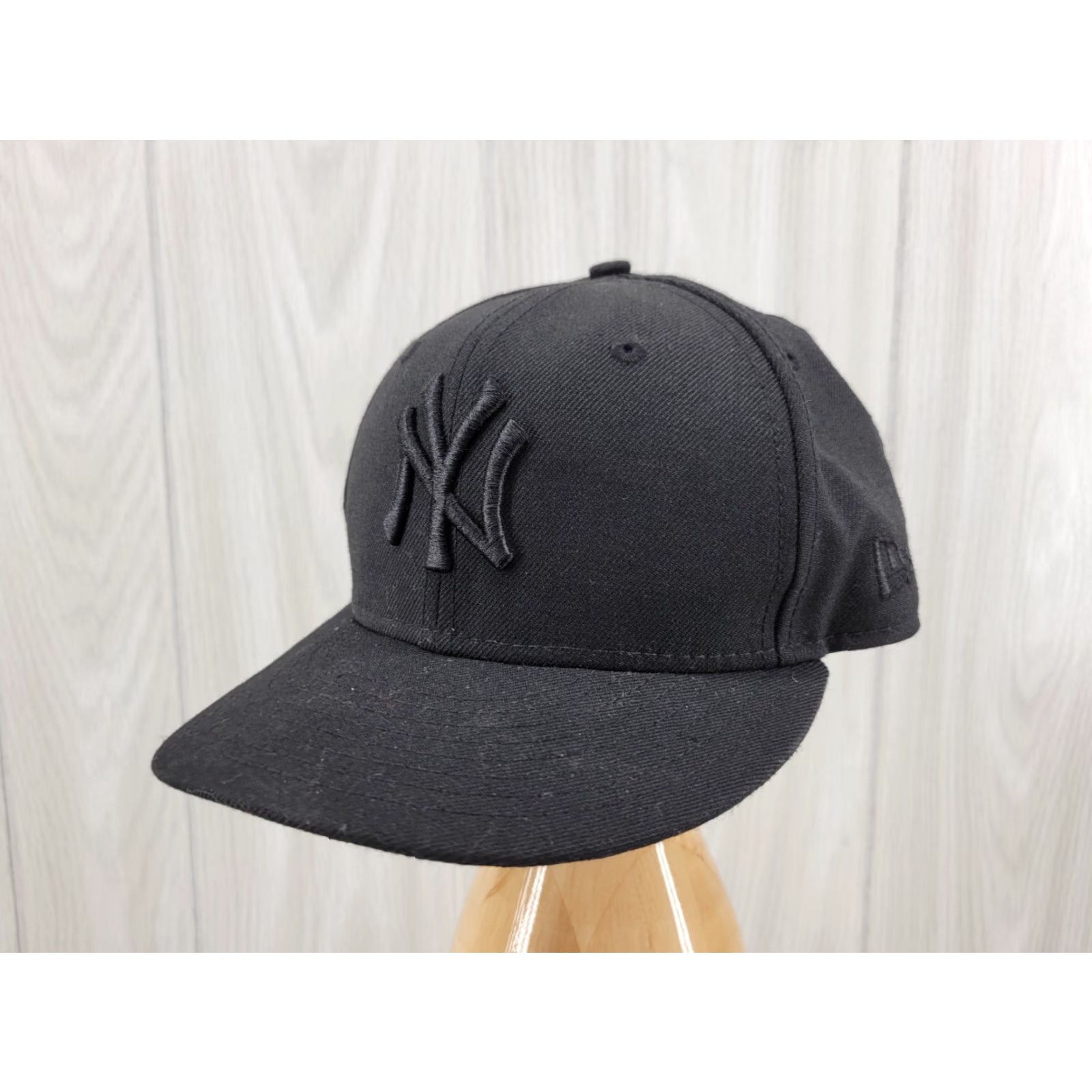 New Era VINTAGE MLB New York Yankees NY 59FIFTY Fitted Hat Cap All Black Mens Size 7 New Era Size ONE SIZE - 2 Thumbnail