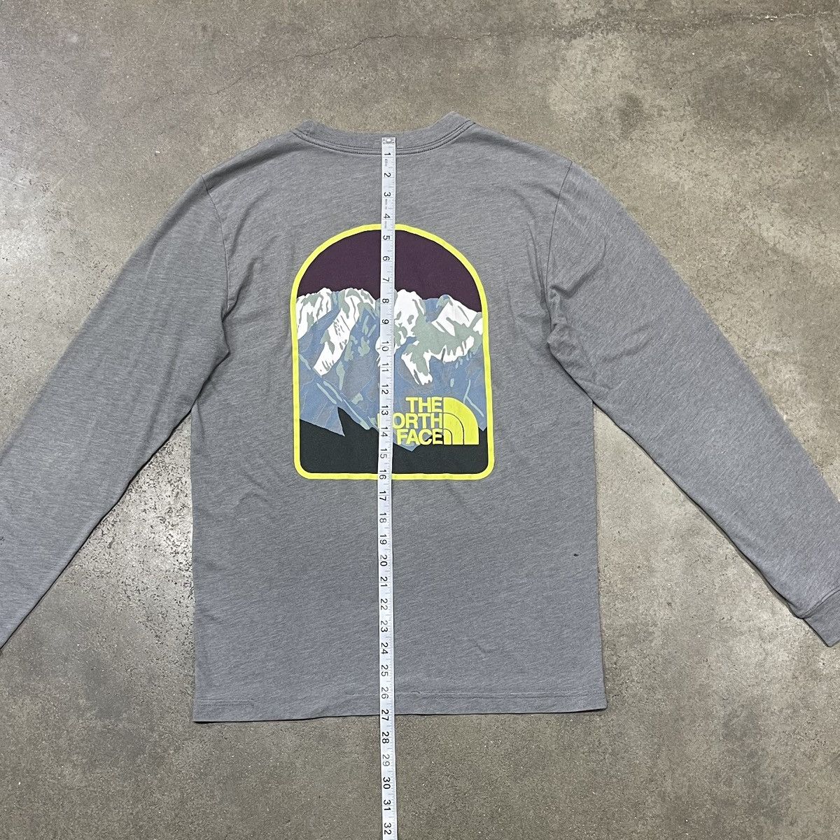 The North Face The North Face Gray Graphic Crew Neck Long Sleeve Shirt Size US S / EU 44-46 / 1 - 7 Thumbnail