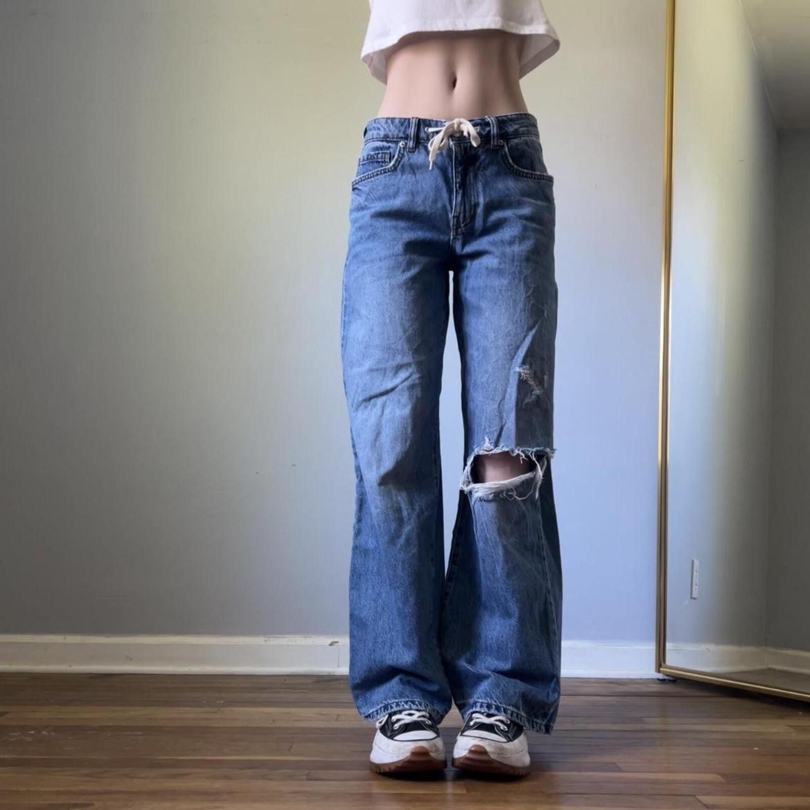 Forever 21 drawstring waist distressed dark wash jeans Size 27" / US 4 / IT 40 - 1 Thumbnail