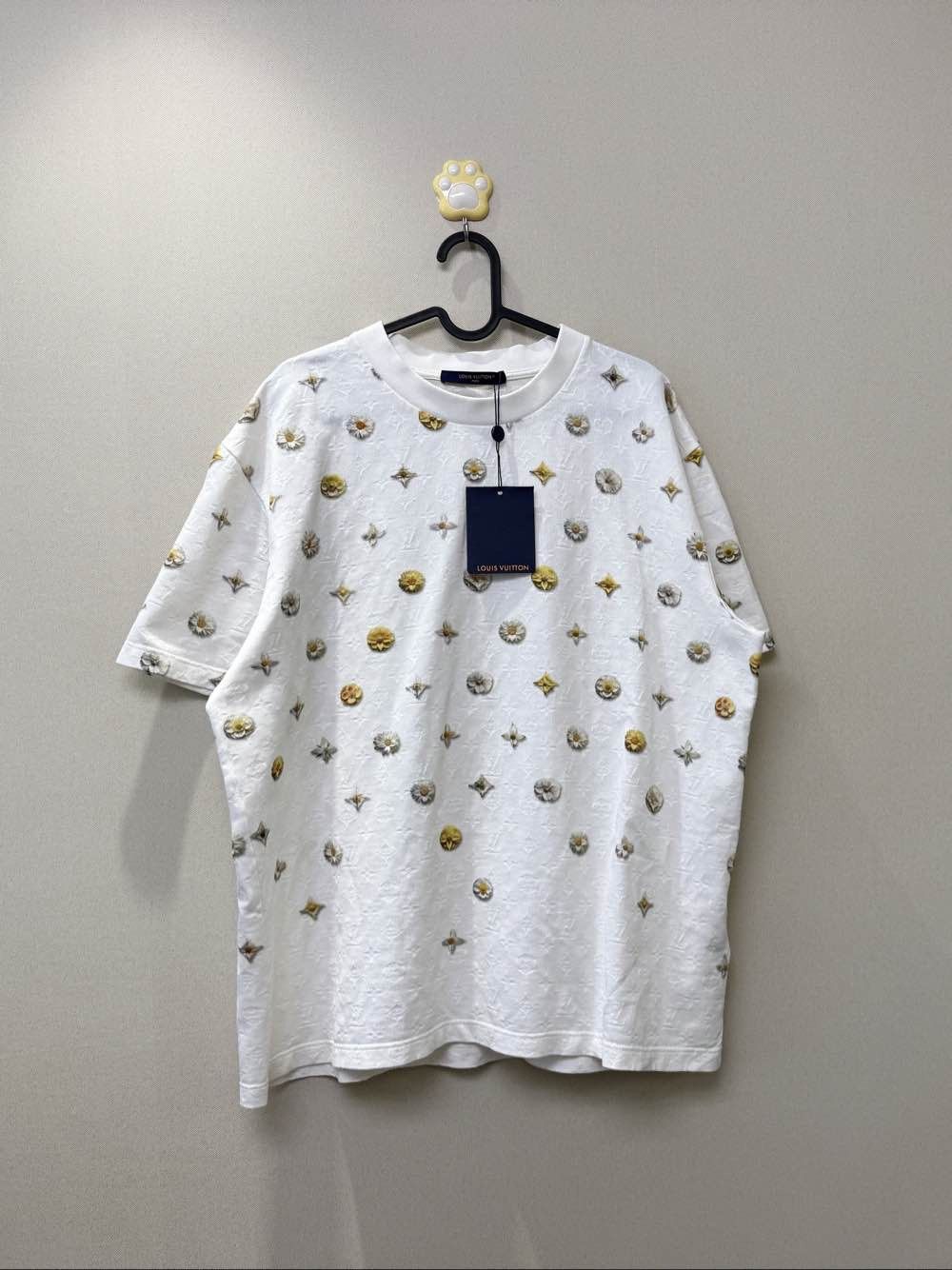 Louis Vuitton Louis Vuitton Monogram Flower T-Shirt Size XL Size US XL / EU 56 / 4 - 1 Thumbnail