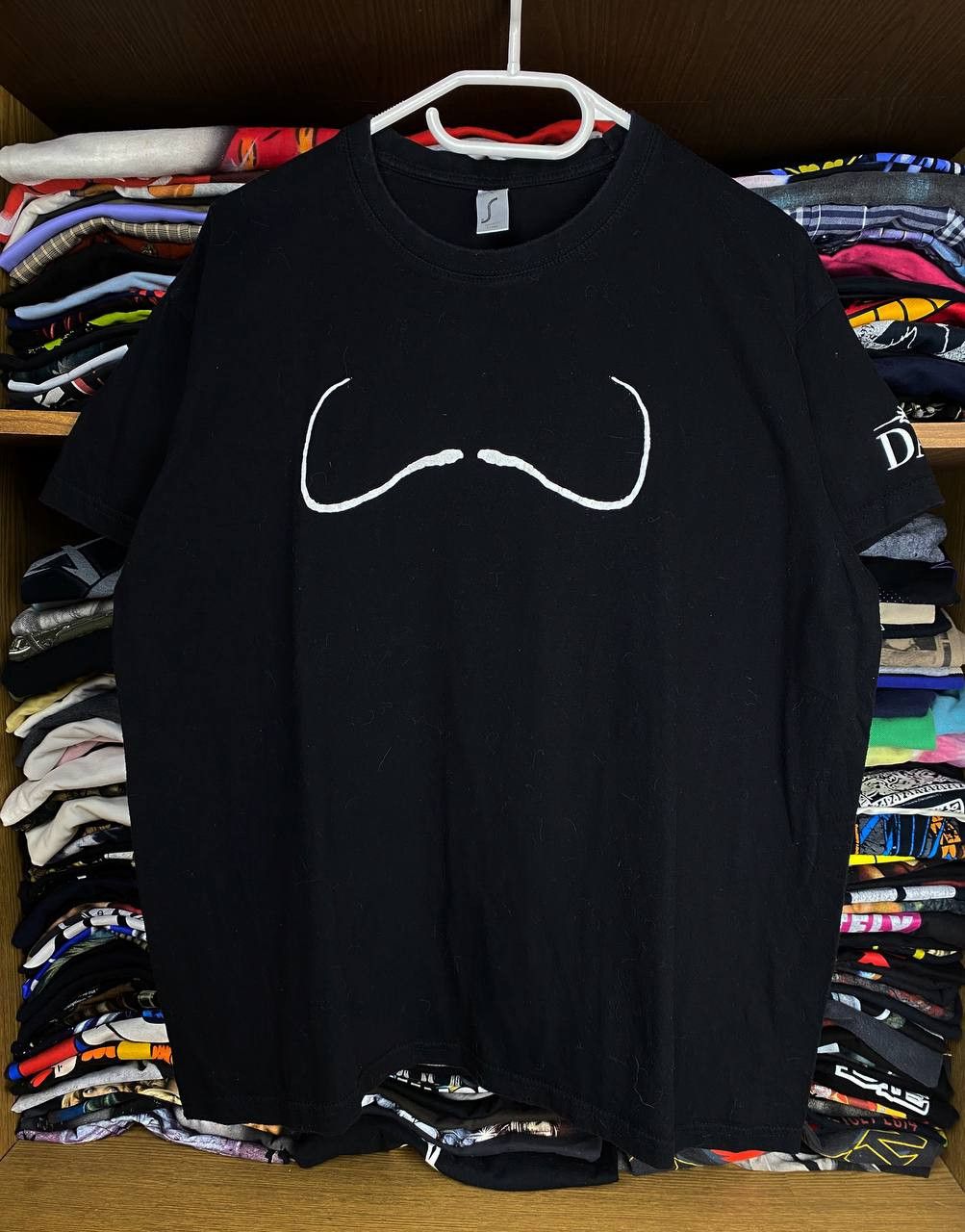 Vintage Salvador Dali "Moustache" y2k Graphic Art 00s Tee Size US L / EU 52-54 / 3 - 1 Thumbnail