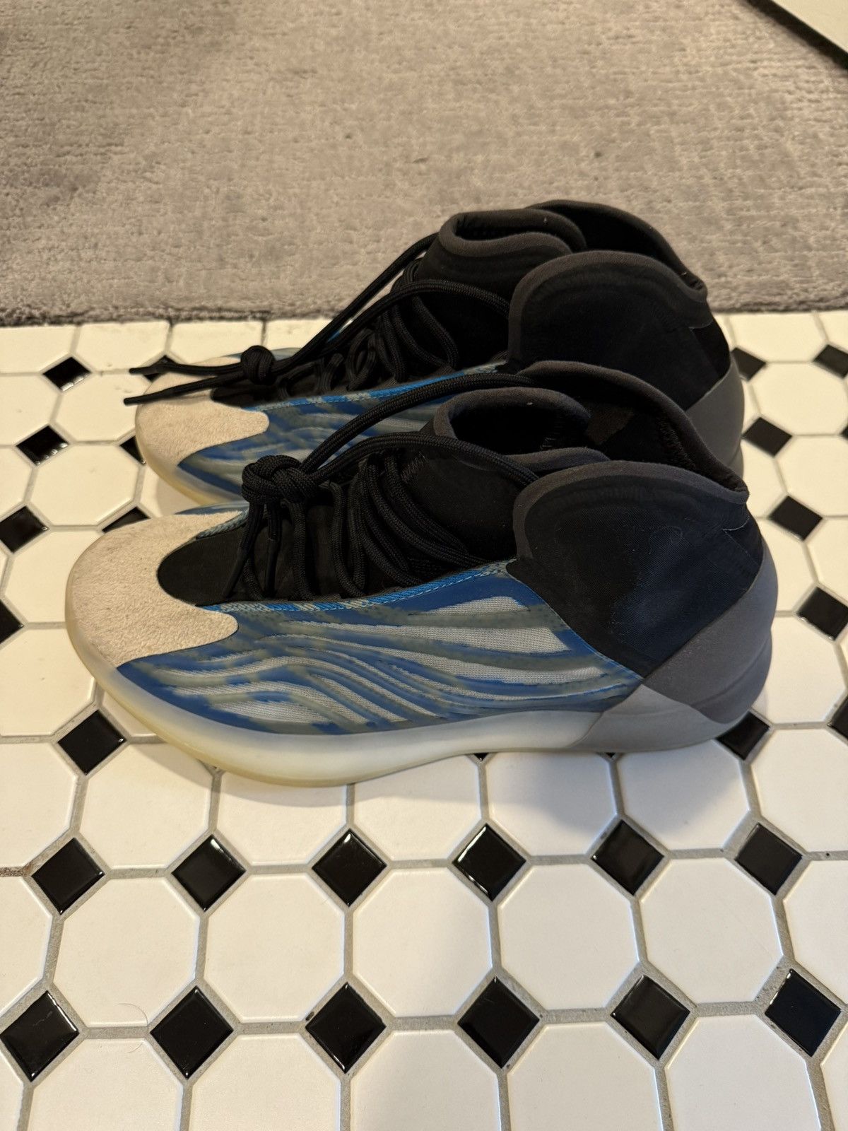 Yeezy Yeezy QNTM Frozen Blue Size US 10.5 / EU 43-44 - 3 Thumbnail