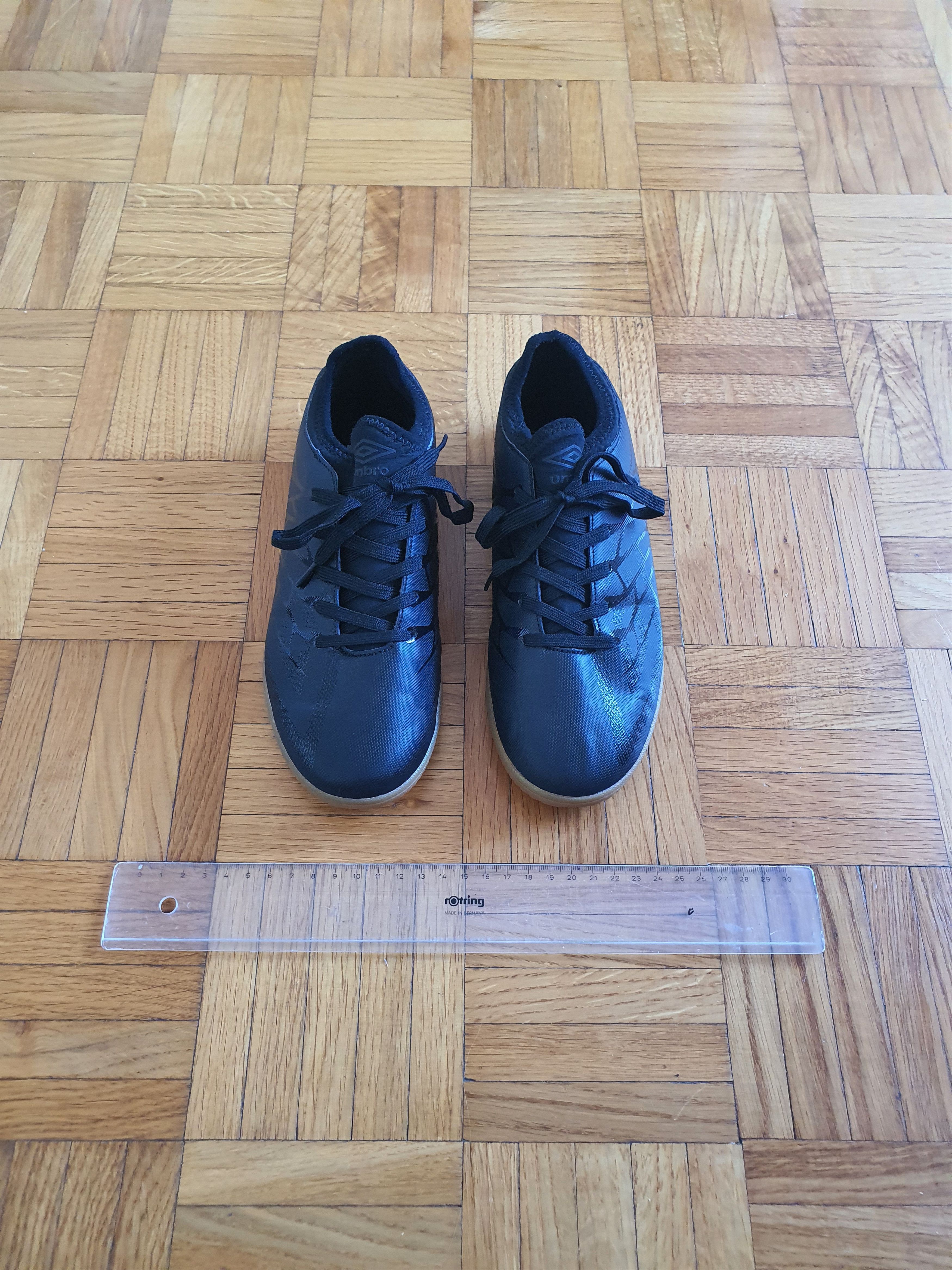 Umbro Velocita Alchemist 1.0 IC Football Soccer Sneakers Trainers Size US 5 / EU 37 - 3 Thumbnail