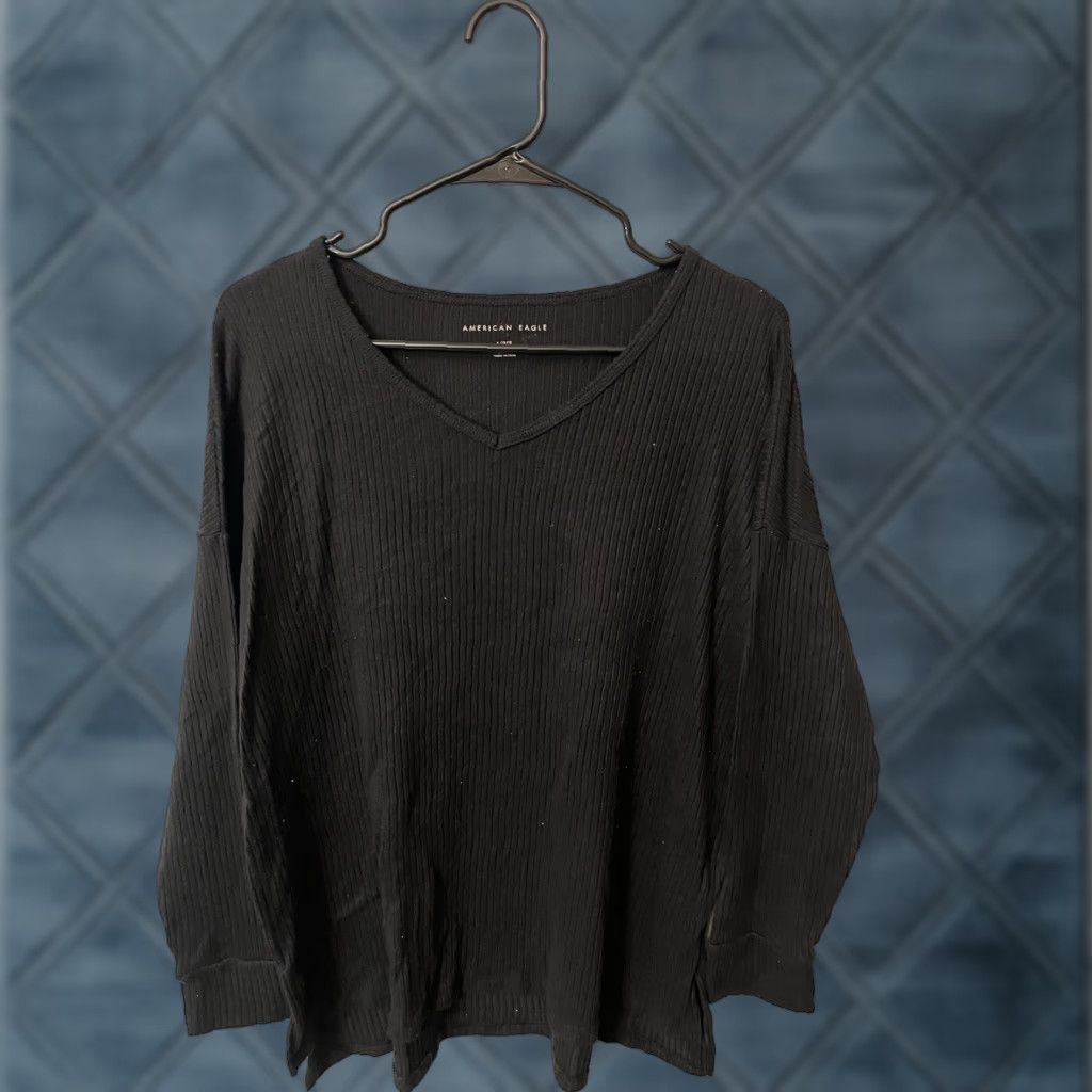 American Eagle Outfitters American Eagle Outfitters Women's Long Sleeve Black Large V Neck Size L / US 10 / IT 46 - 1 Thumbnail