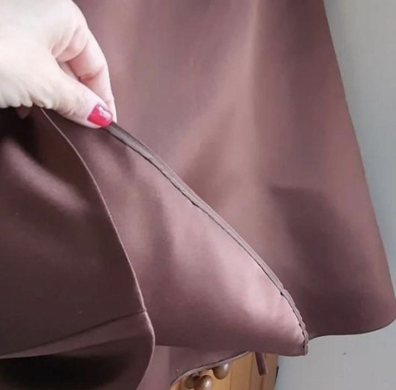 Prada Prada silk brown skirt, size M Size 28" / US 6 / IT 42 - 7 Thumbnail