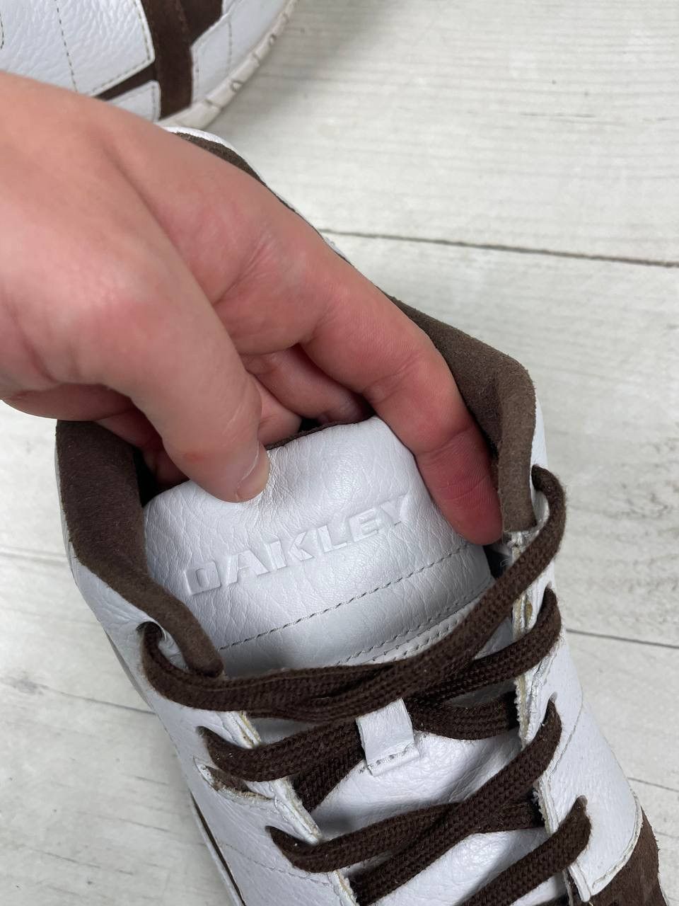Oakley Vintage Oakley Tenis Leather Shoes Metal Logo Sneakers Size US 9 / EU 42 - 7 Thumbnail