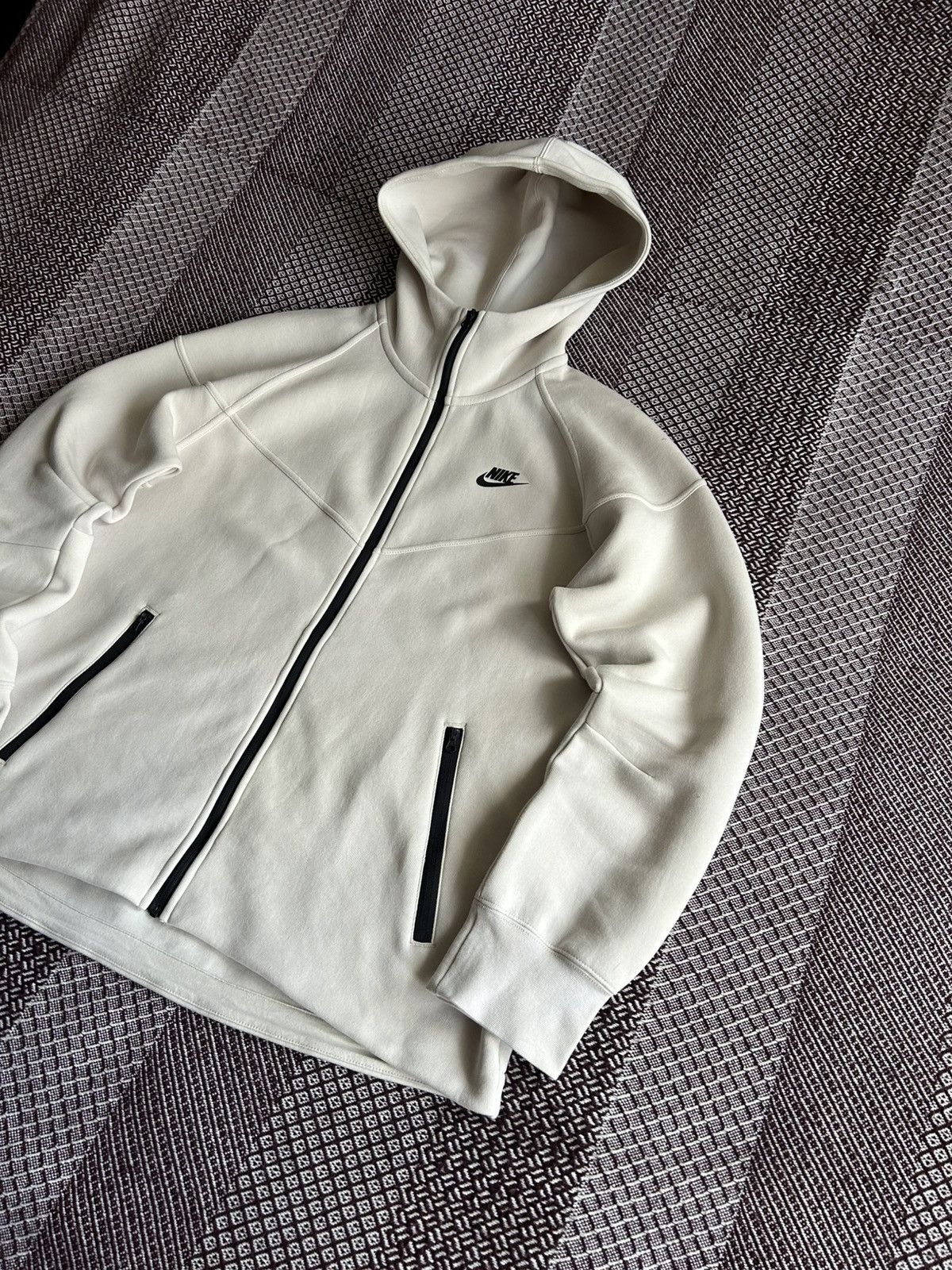 Nike Nike Sportswear Zip Hoodie Women Tech Fleece Vibe HJ5477-104 Size L / US 10 / IT 46 - 2 Thumbnail