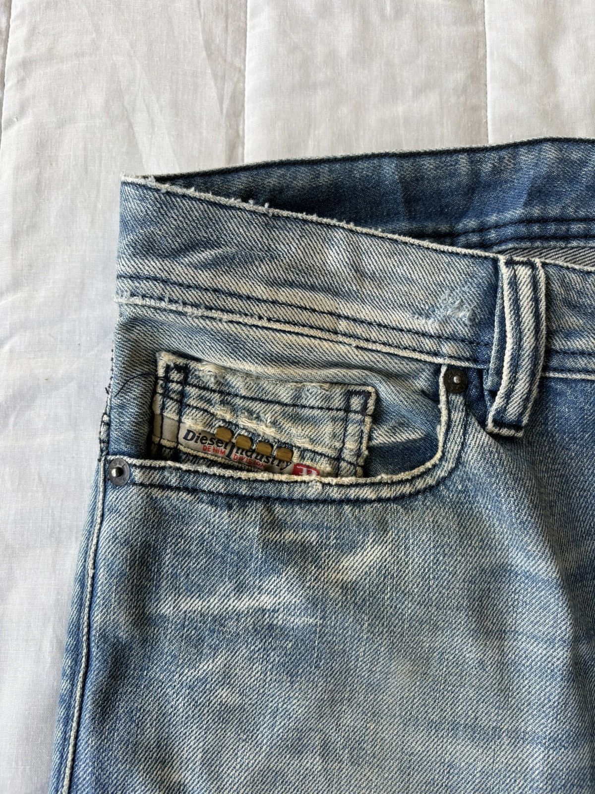 Diesel Vintage Diesel Safado Thrashed Distressed Denim Jeans Size US 33 - 10 Thumbnail