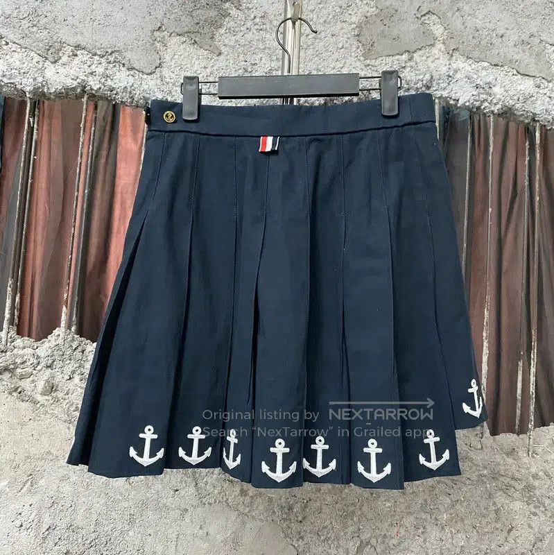 Thom Browne Thom Browne Navy Pleated Skirt for Summer . Size 26" / US 2 / IT 38 - 2 Thumbnail