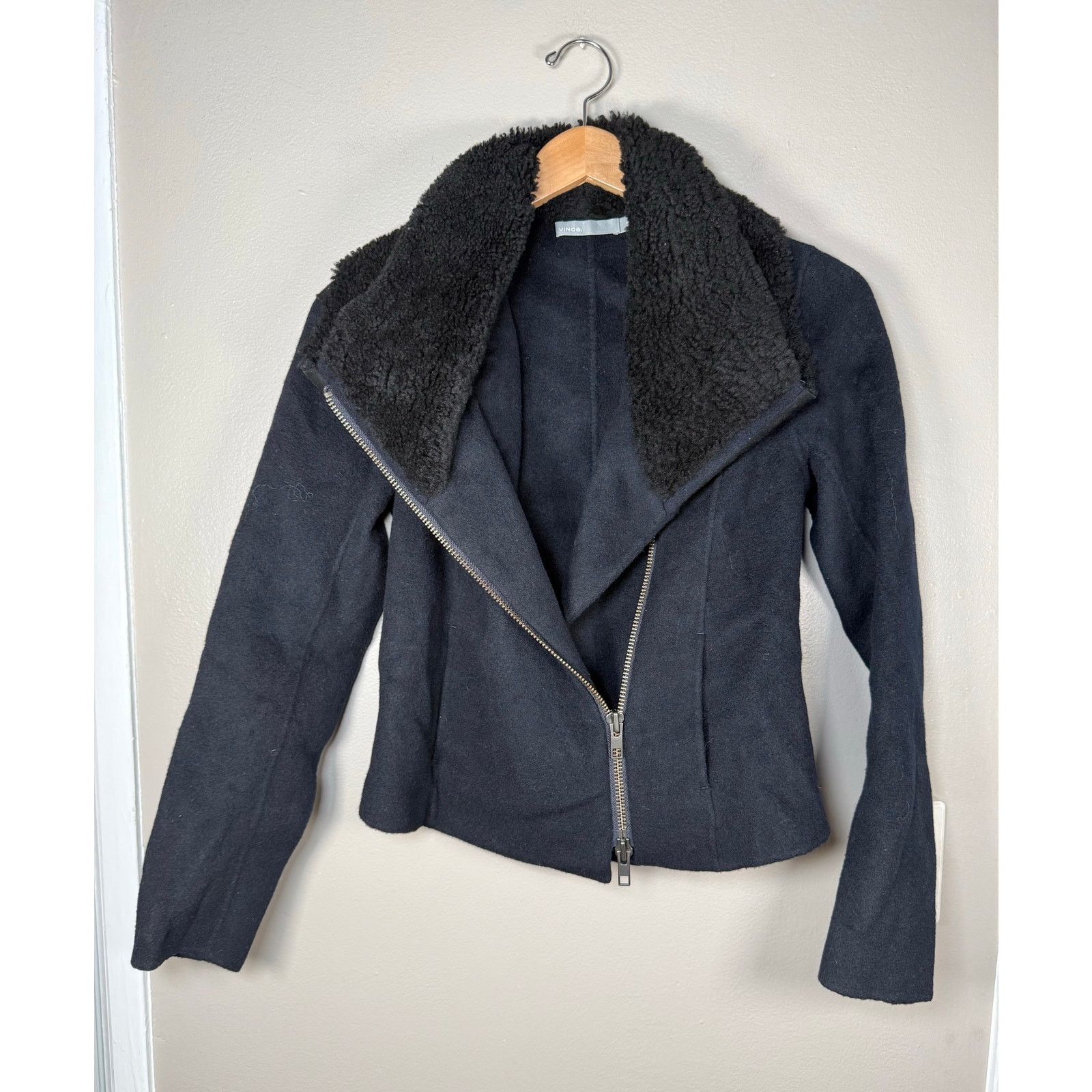 Vince NWOT Vince Shearling Collar Double-faced Jacket XS $750 Size XS / US 0-2 / IT 36-38 - 5 Thumbnail